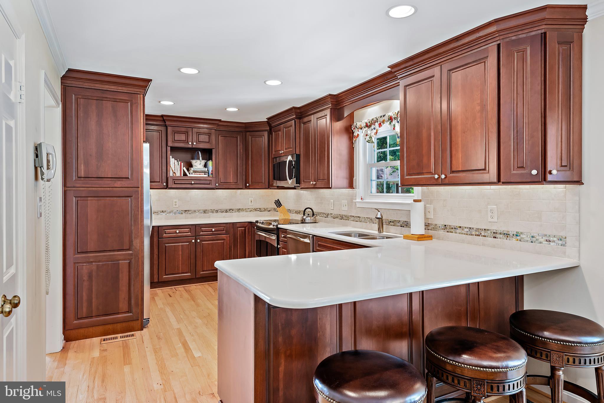 RIVERS EDGE - Residential