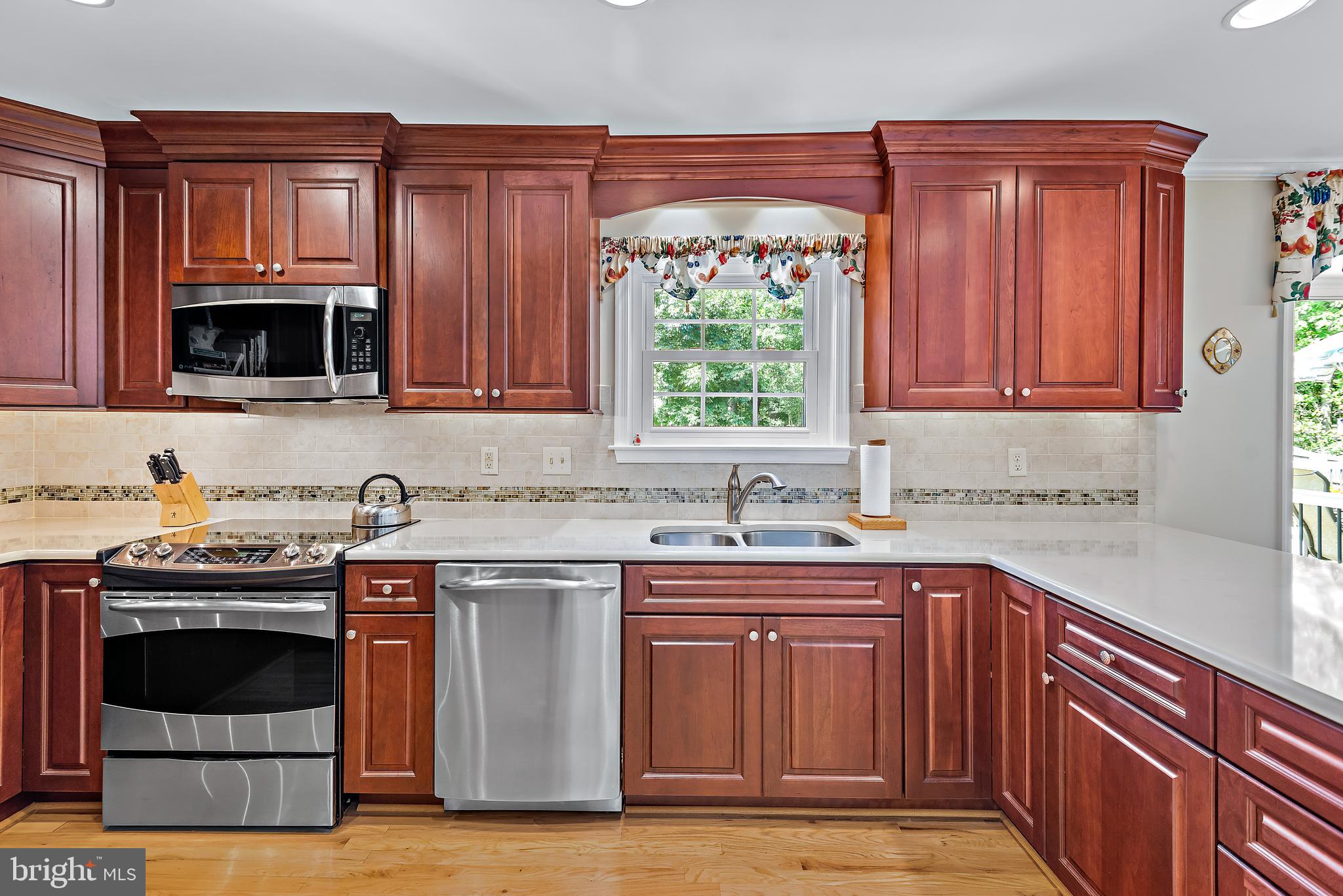 RIVERS EDGE - Residential