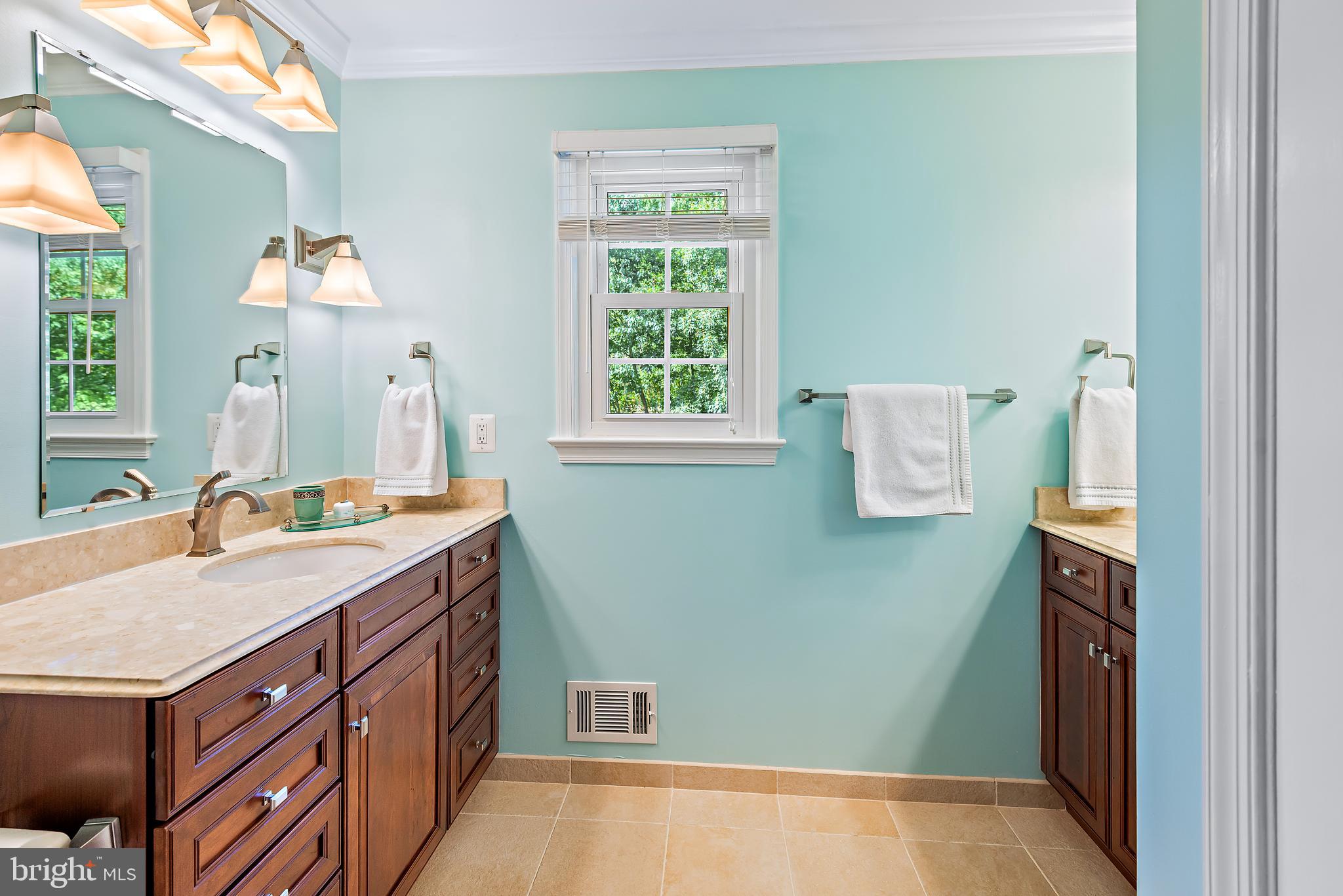 RIVERS EDGE - Residential