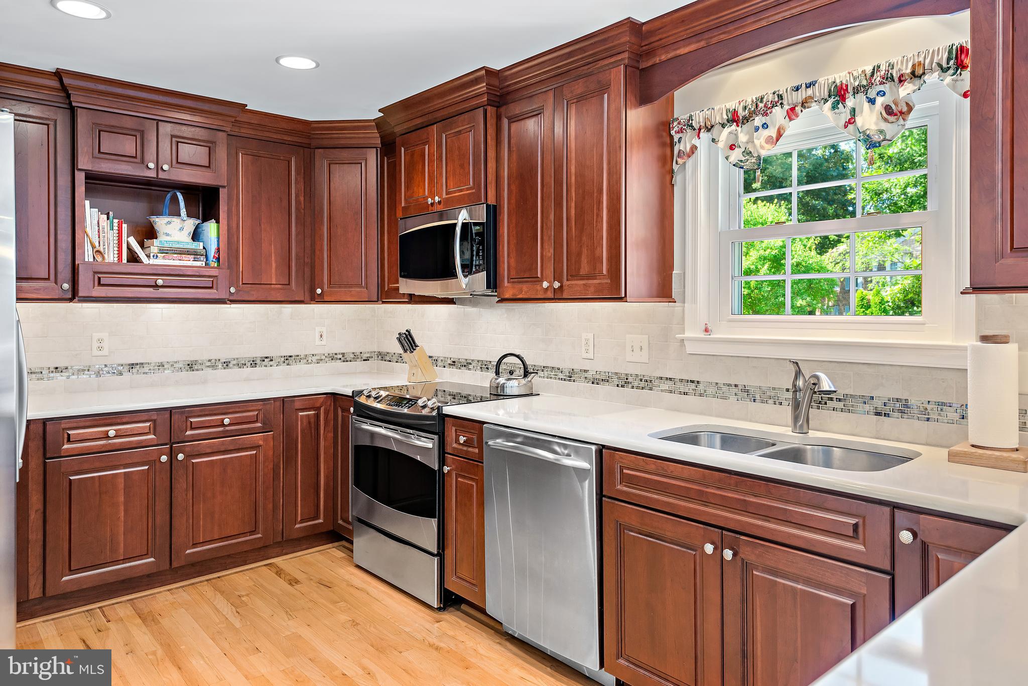 RIVERS EDGE - Residential