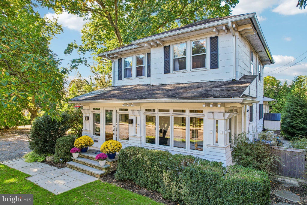 Photo of 29 Craven Ln, LAWRENCE TWP, NJ 08648 (MLS # NJME2084990)