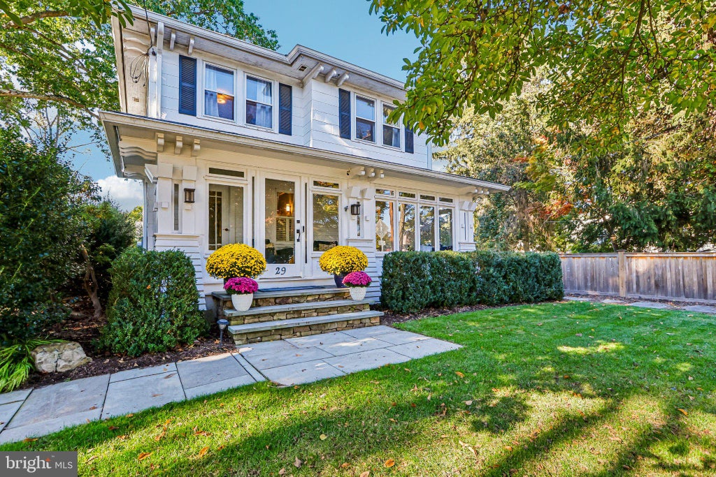 Photo of 29 Craven Ln, LAWRENCE TWP, NJ 08648 (MLS # NJME2084990)