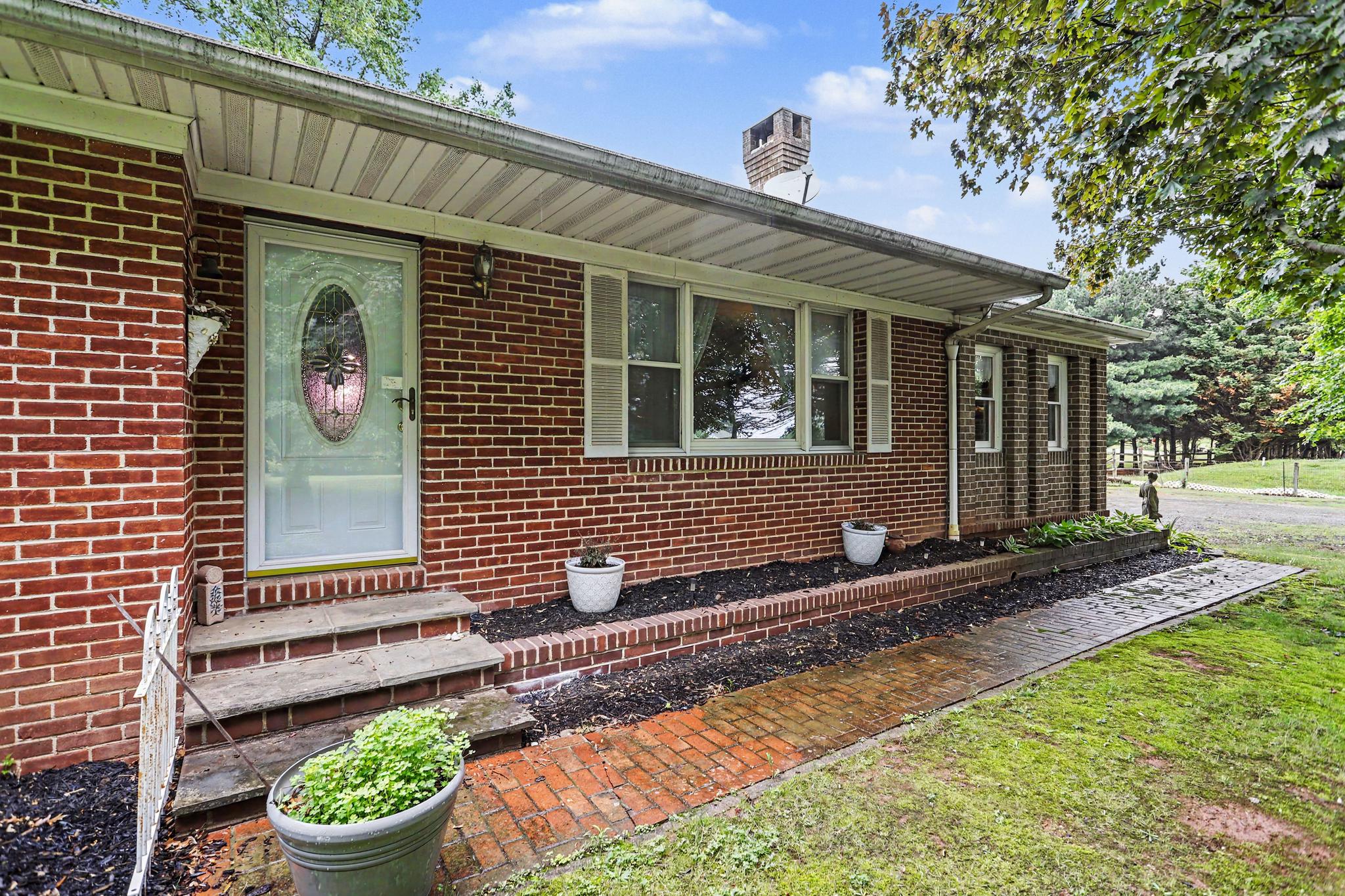 2226 HARNEY ROAD
