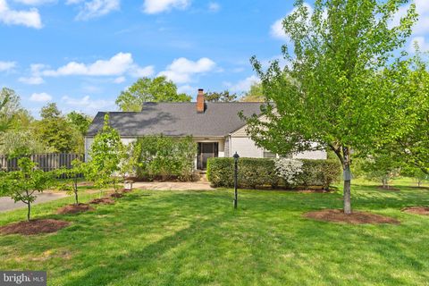 Photo of 4418 Gilbertson Road, FAIRFAX, VA 22032 (MLS # VAFX2298046)