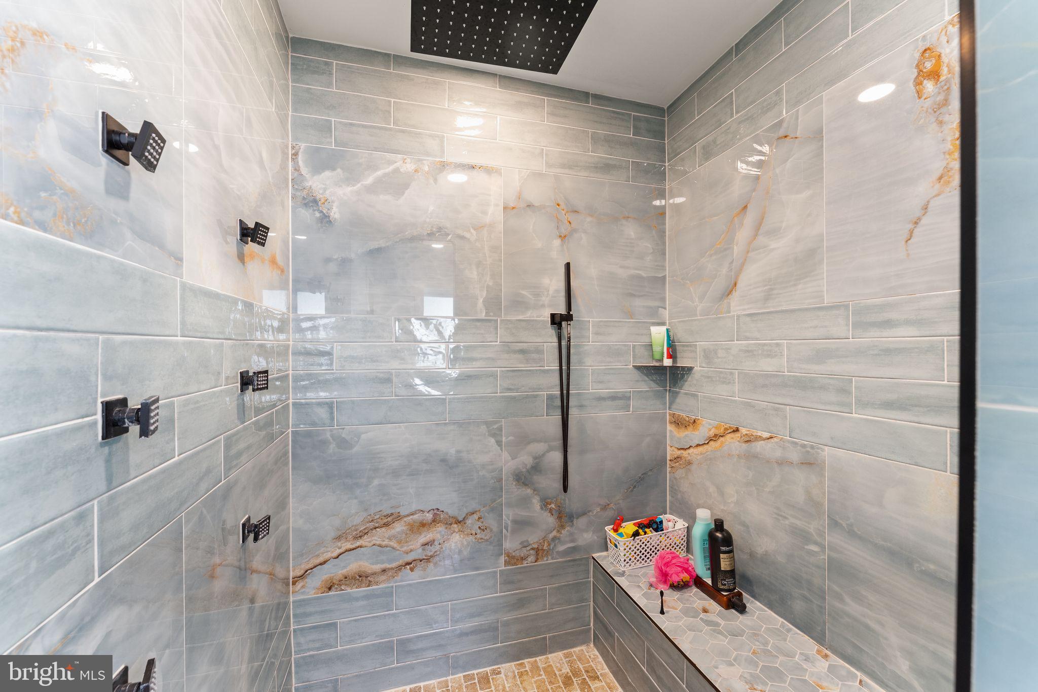 RIDGE MANOR - Residential