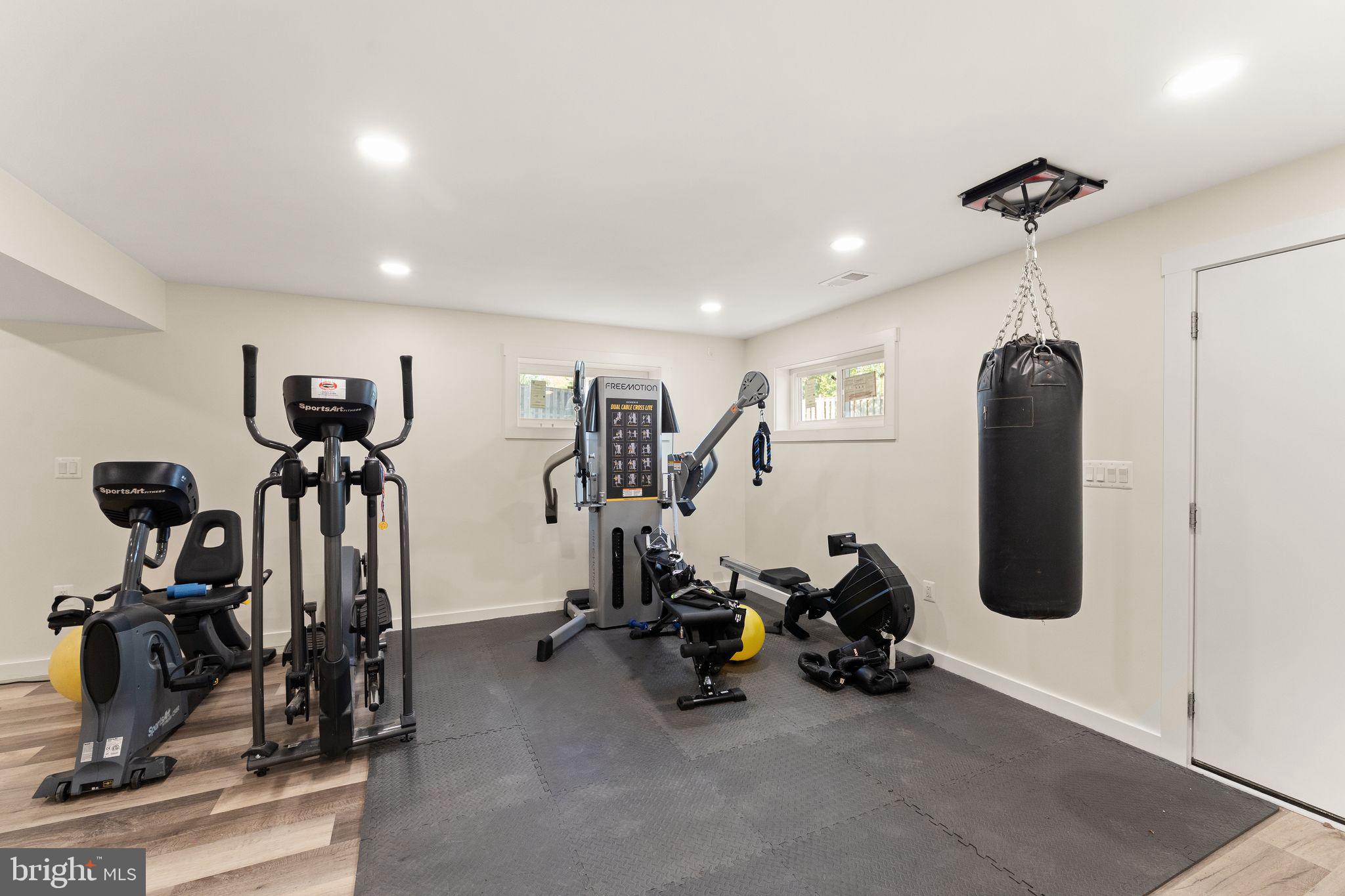 RIDGE MANOR - Residential