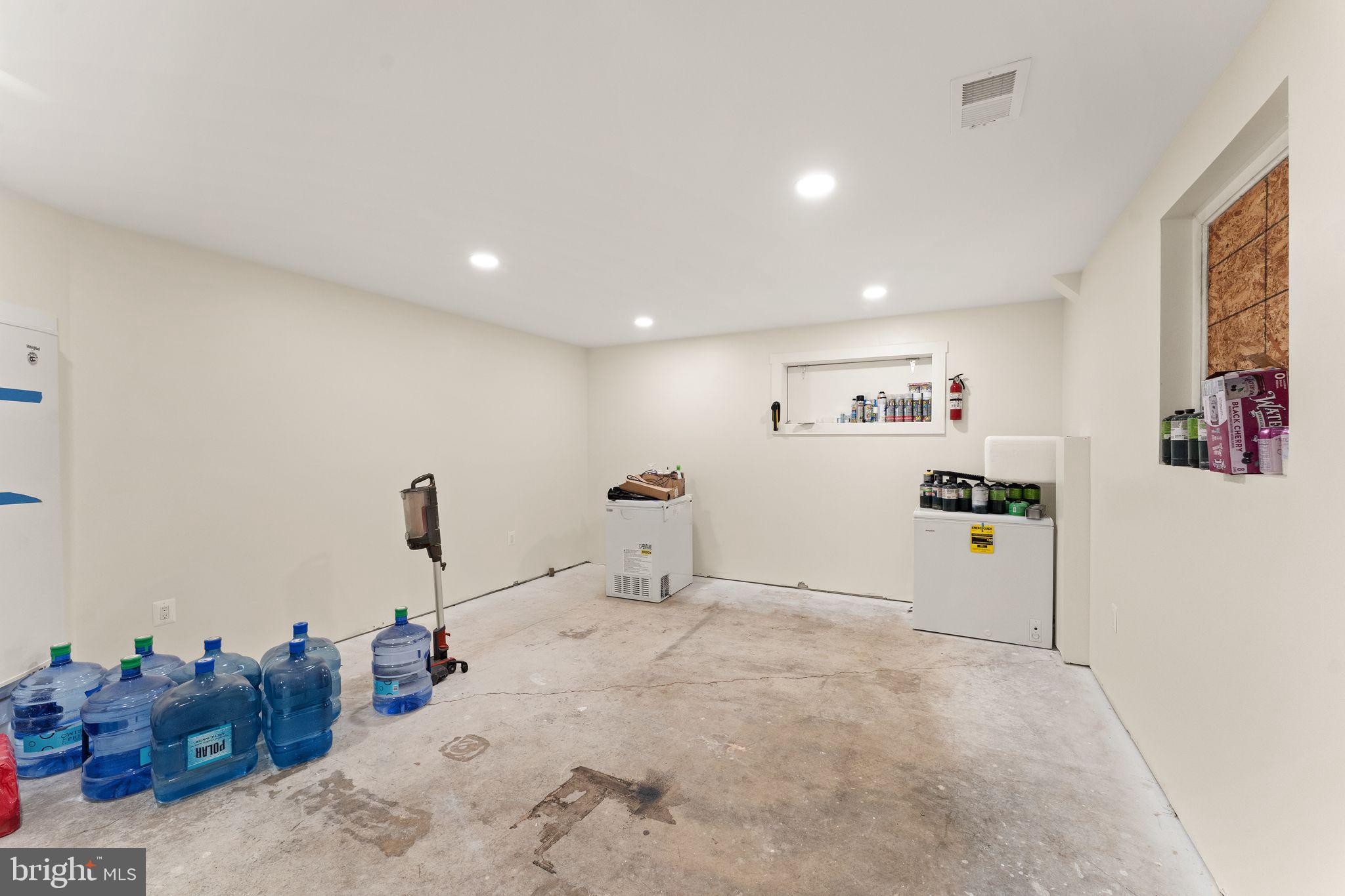 RIDGE MANOR - Residential