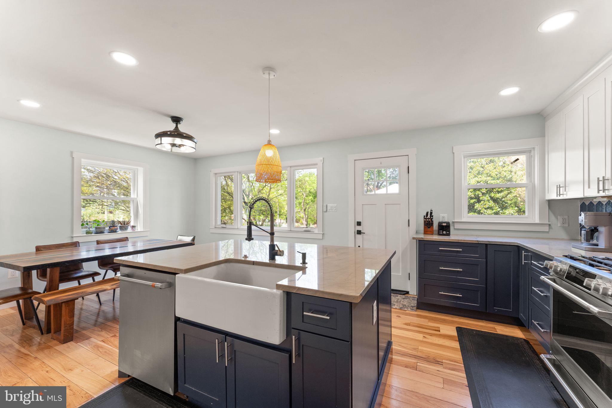 RIDGE MANOR - Residential