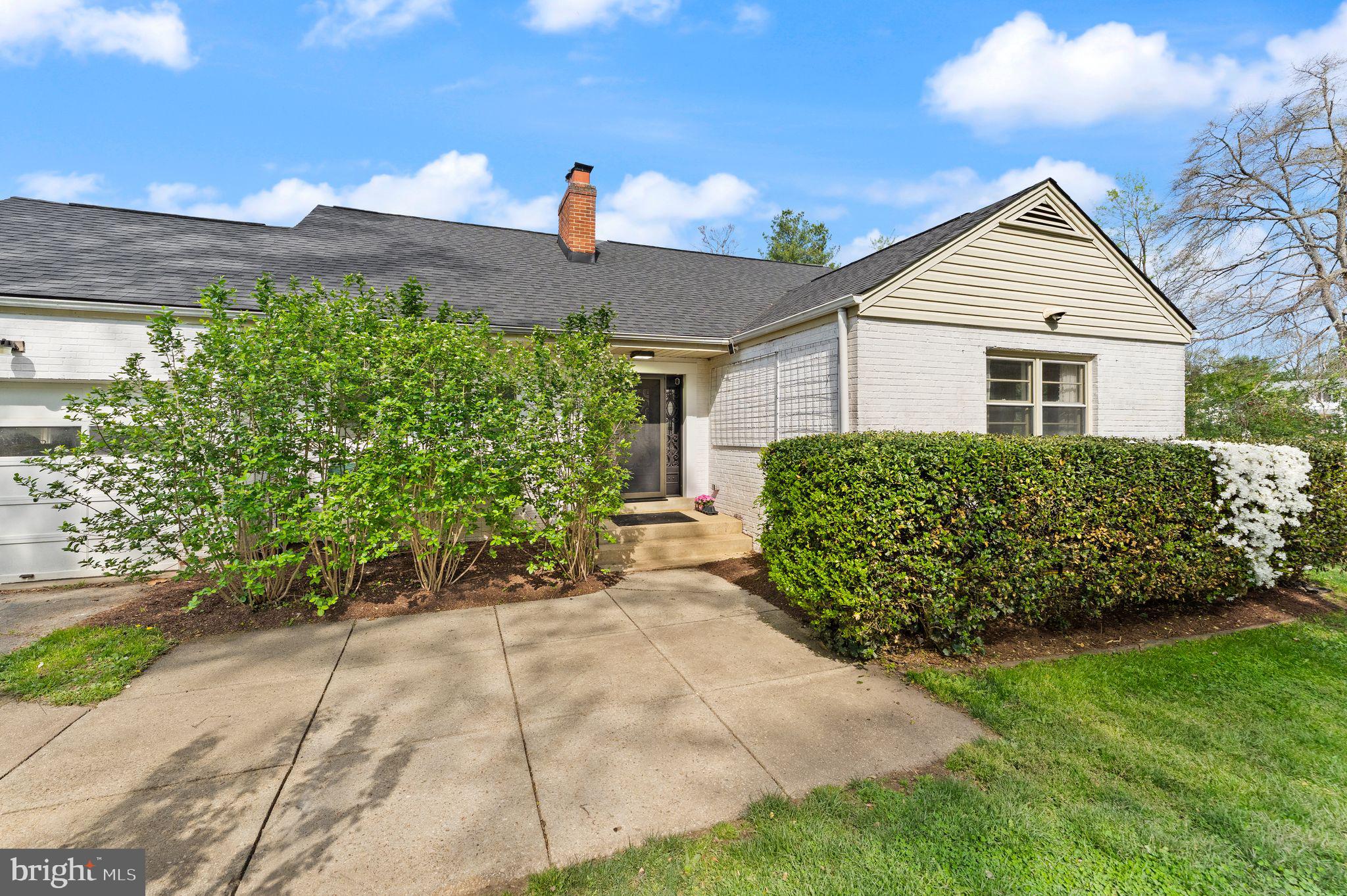 RIDGE MANOR - Residential