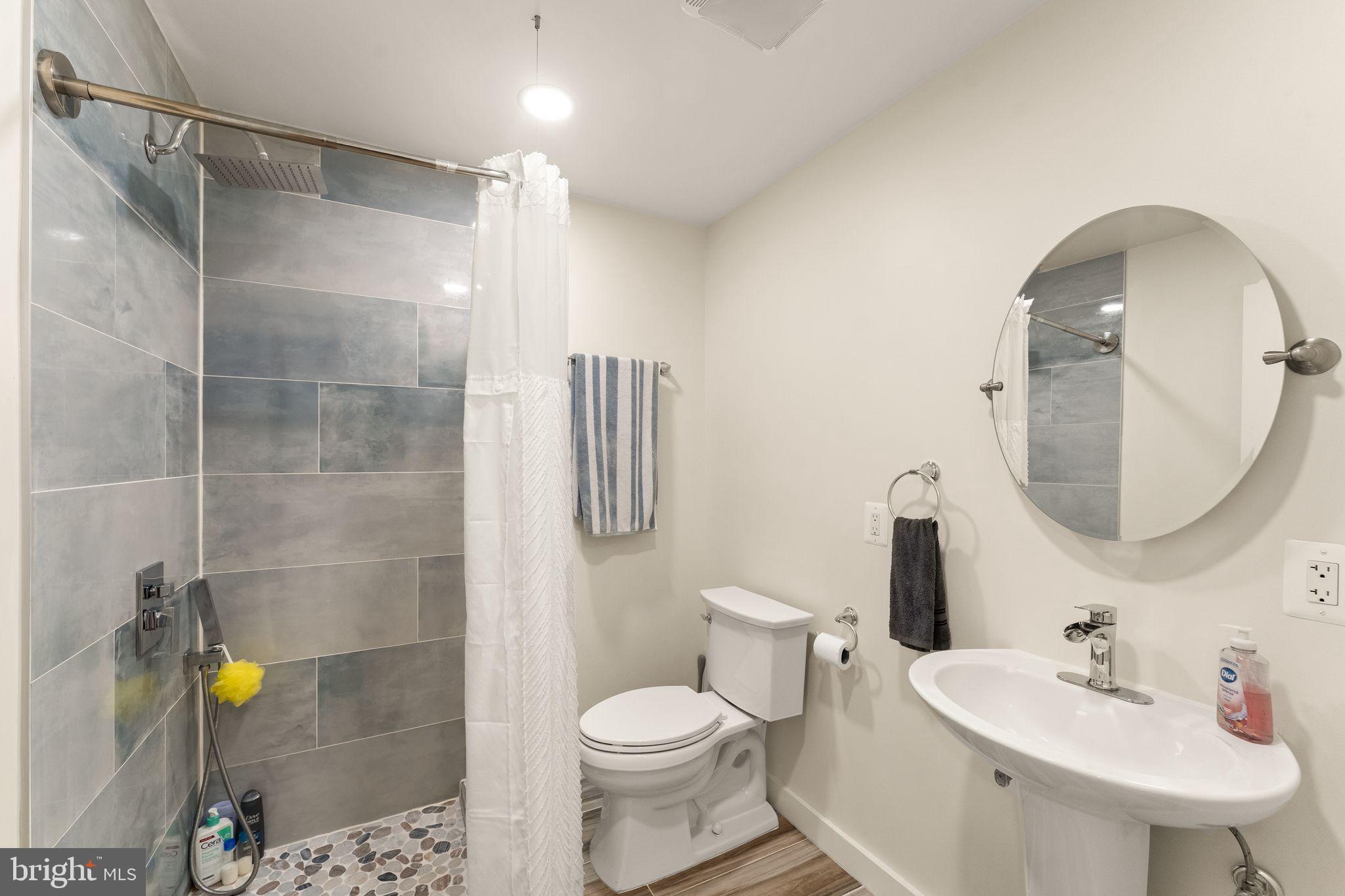 RIDGE MANOR - Residential