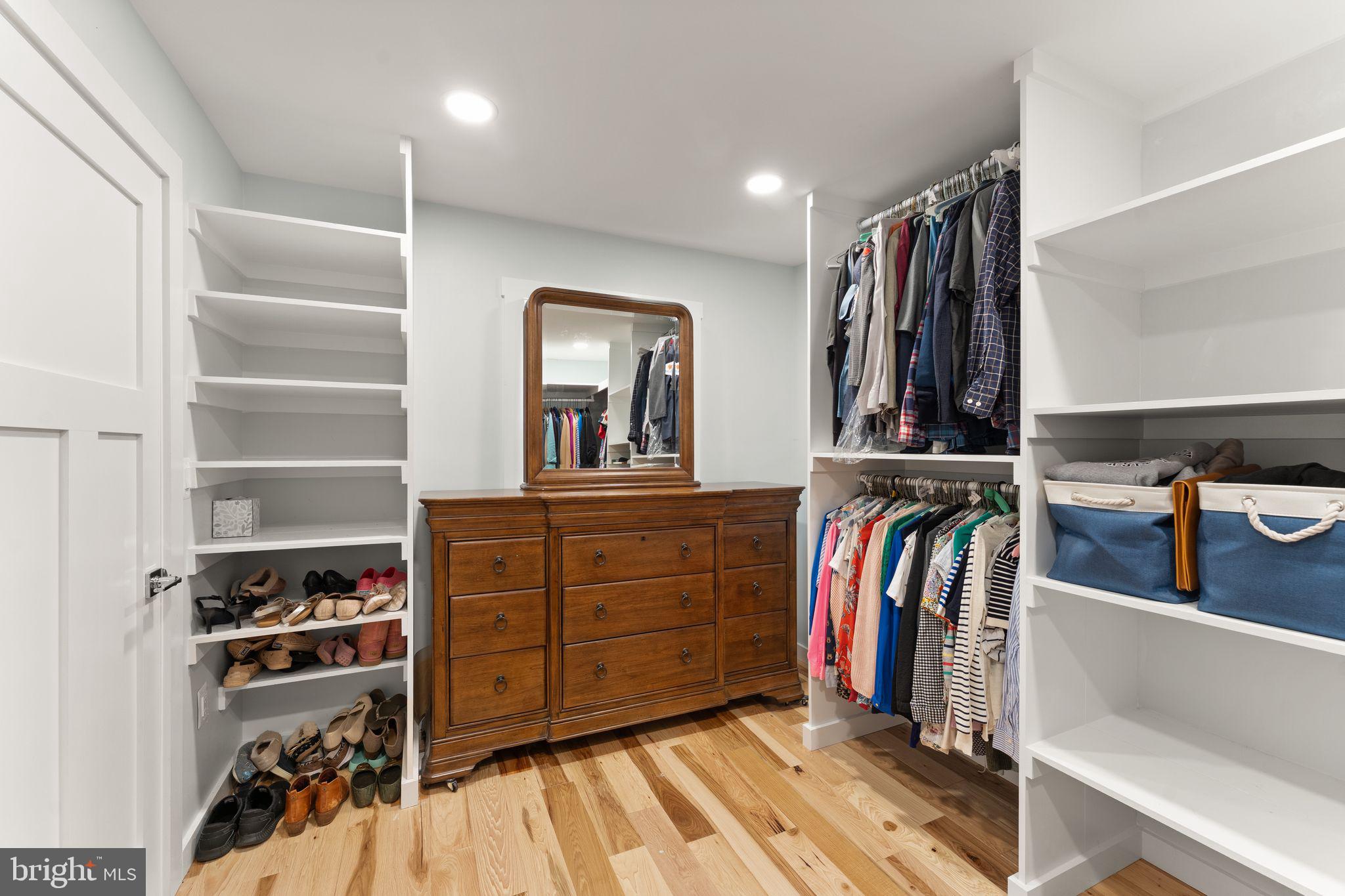 RIDGE MANOR - Residential