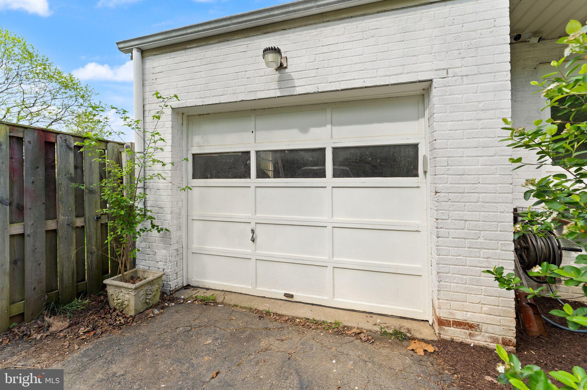 RIDGE MANOR - Residential