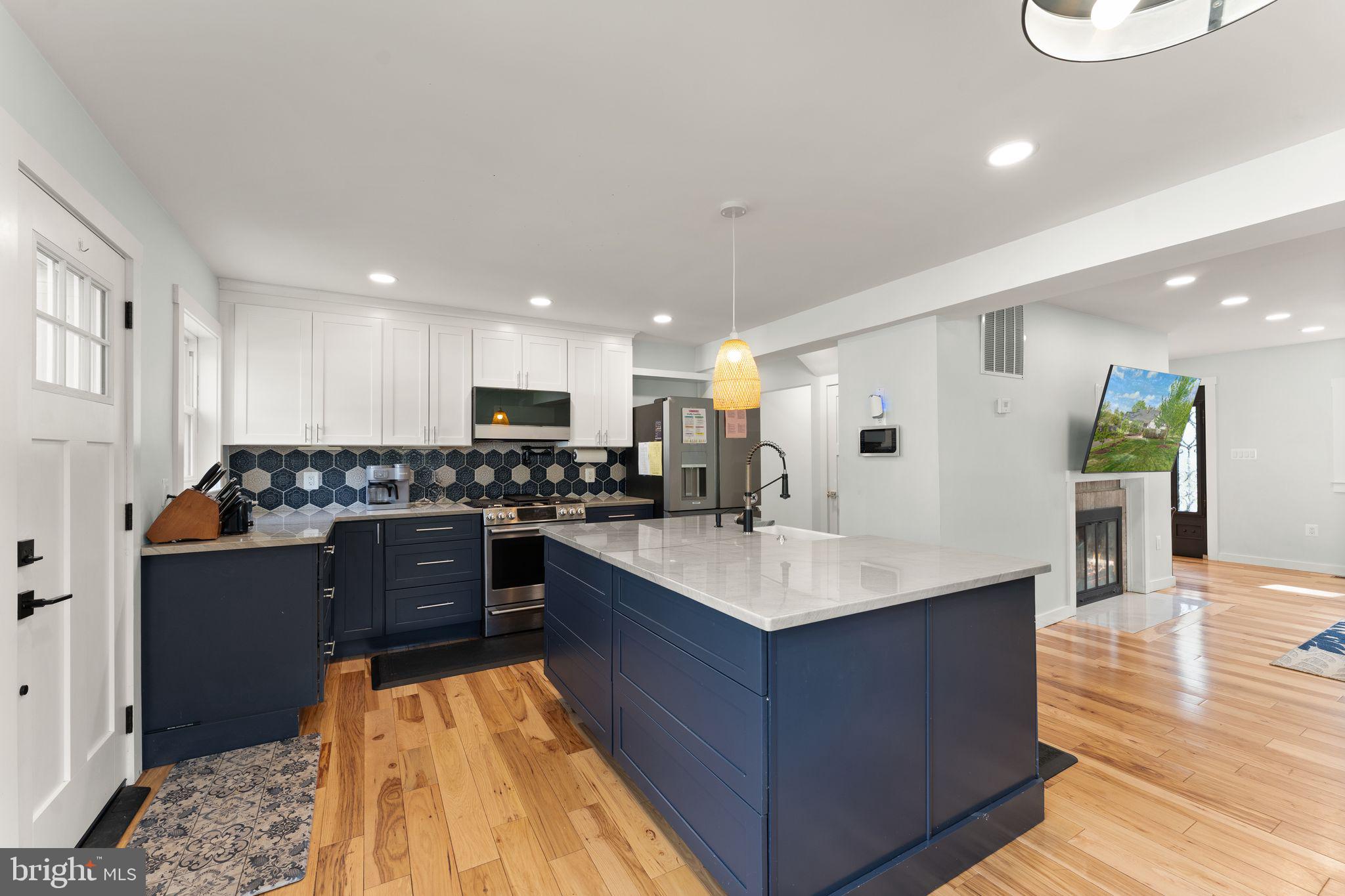 RIDGE MANOR - Residential