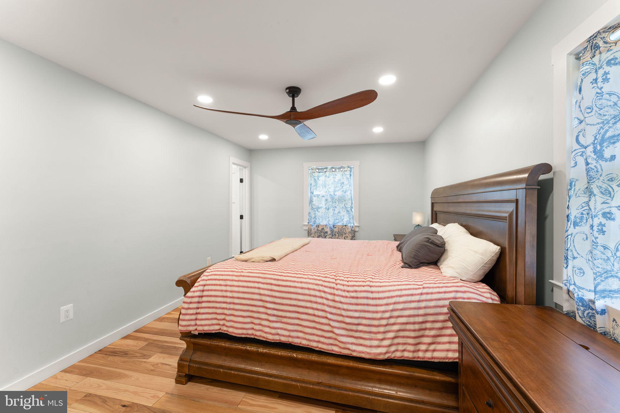 RIDGE MANOR - Residential