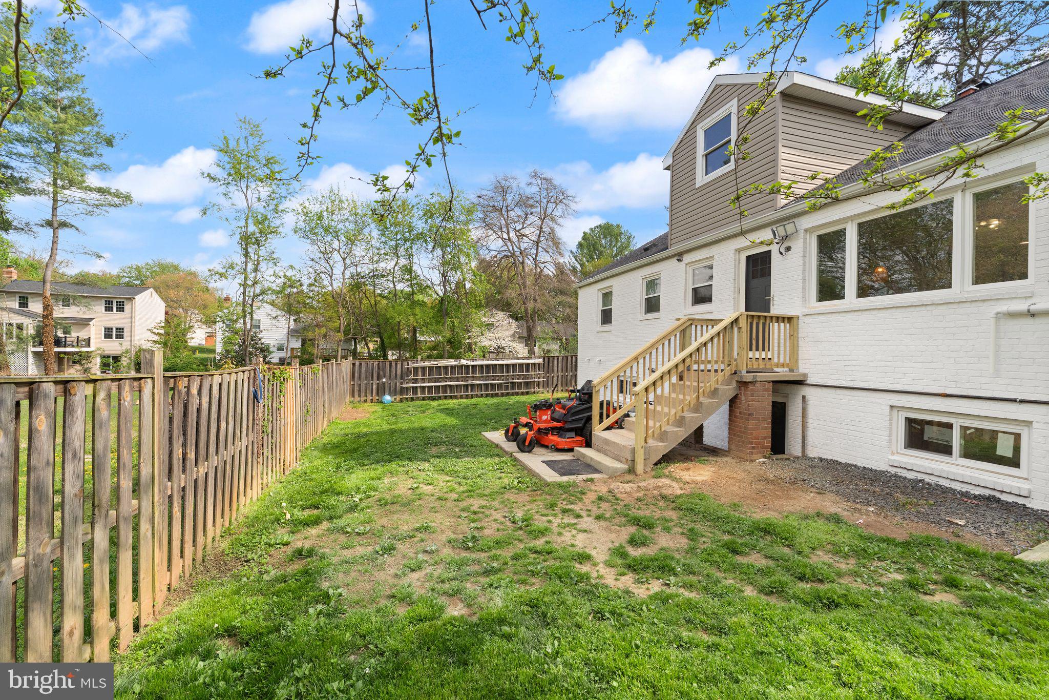 RIDGE MANOR - Residential