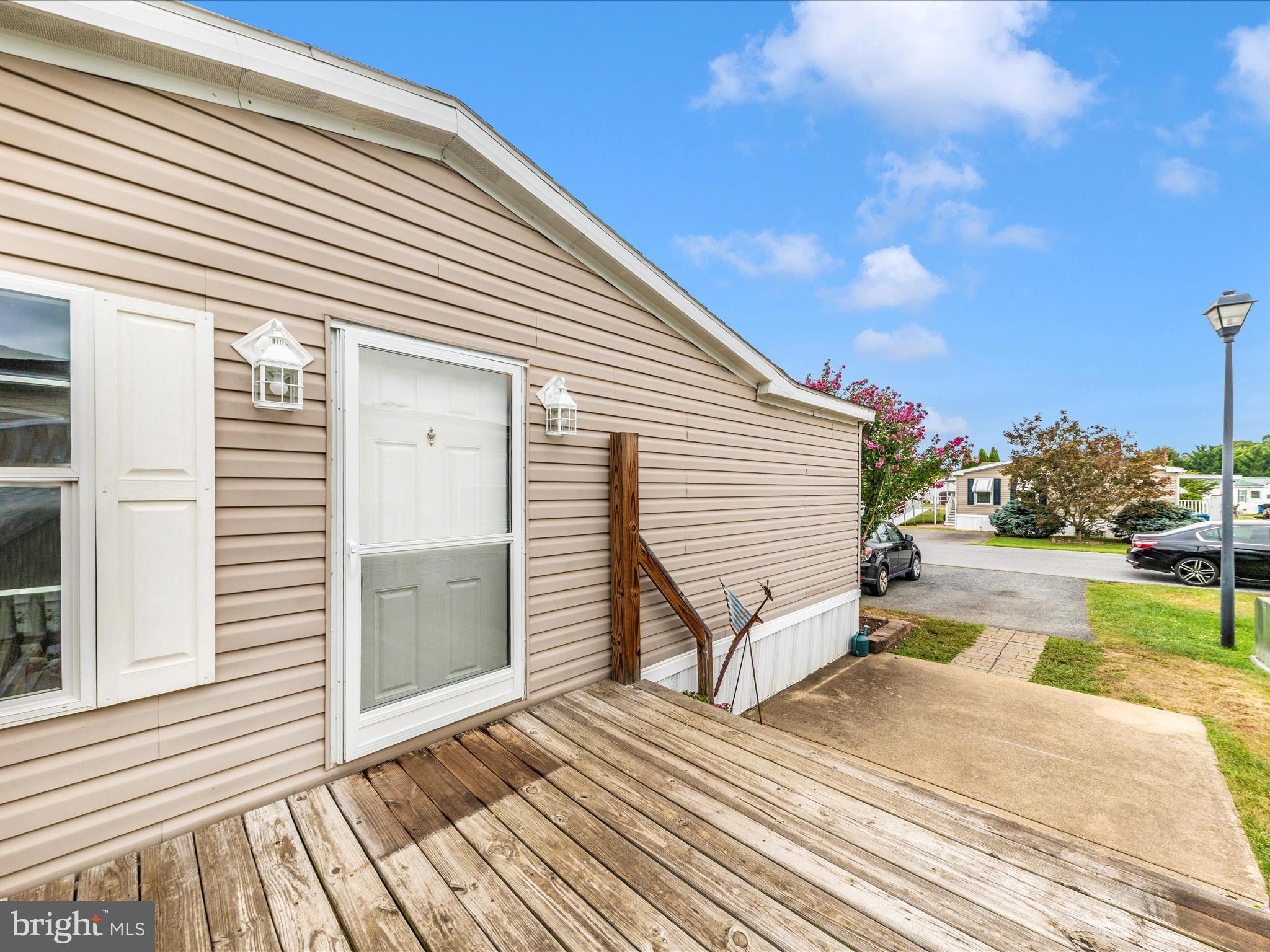 LAKESIDE - Residential