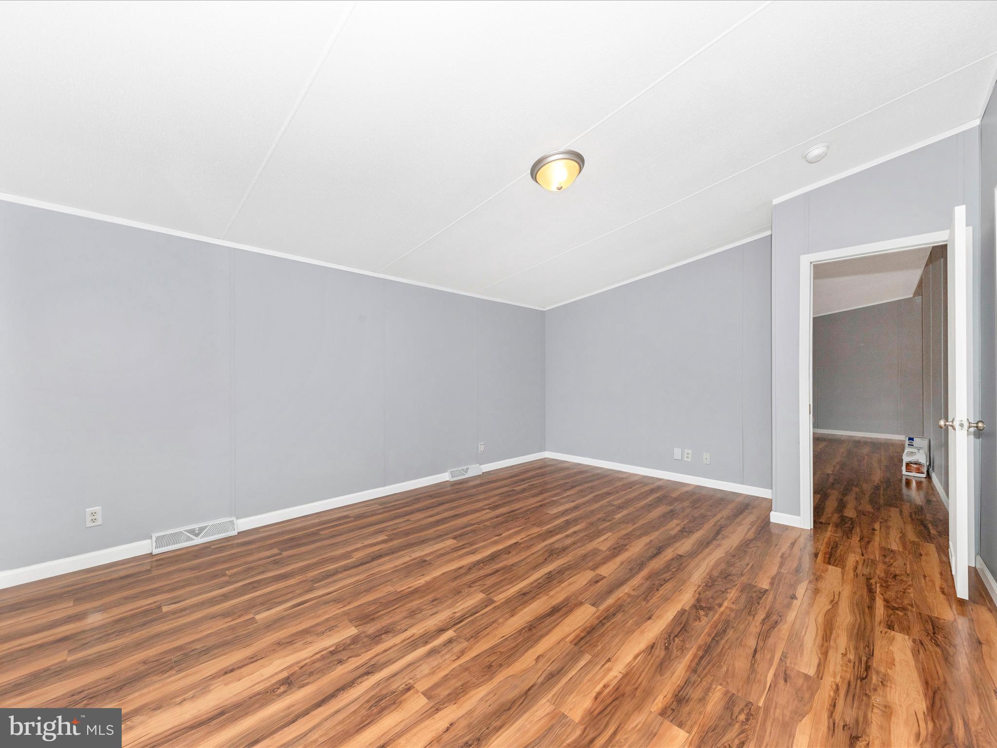 LAKESIDE - Residential