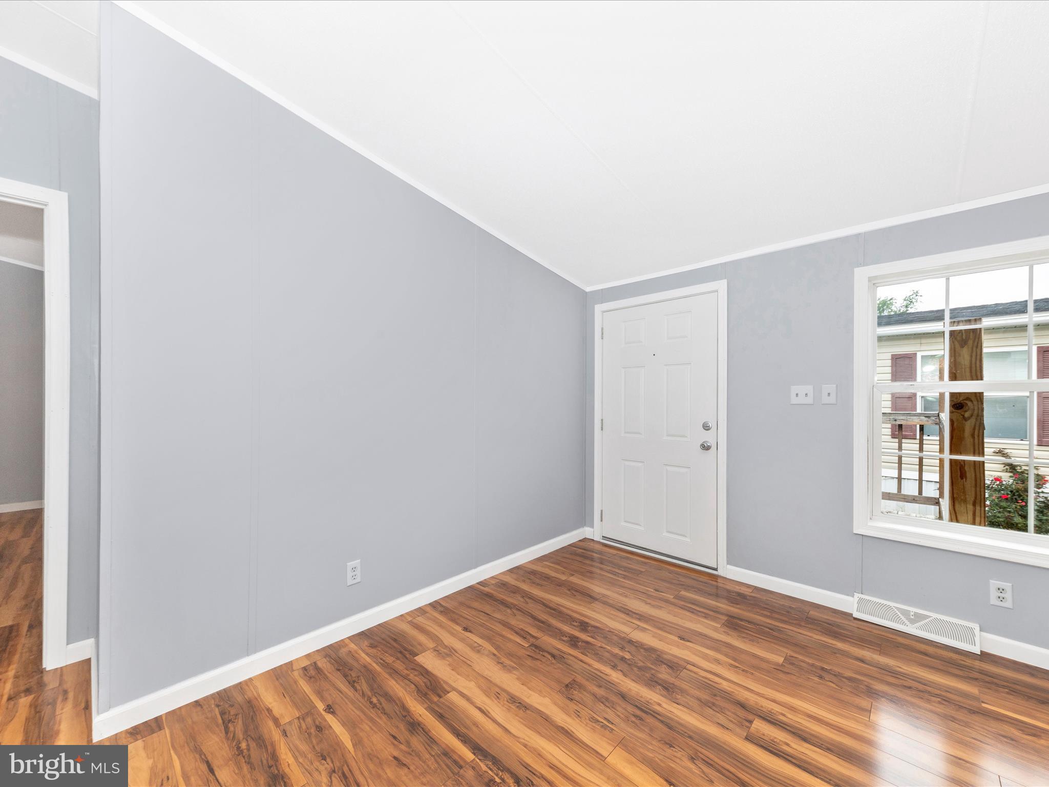 LAKESIDE - Residential