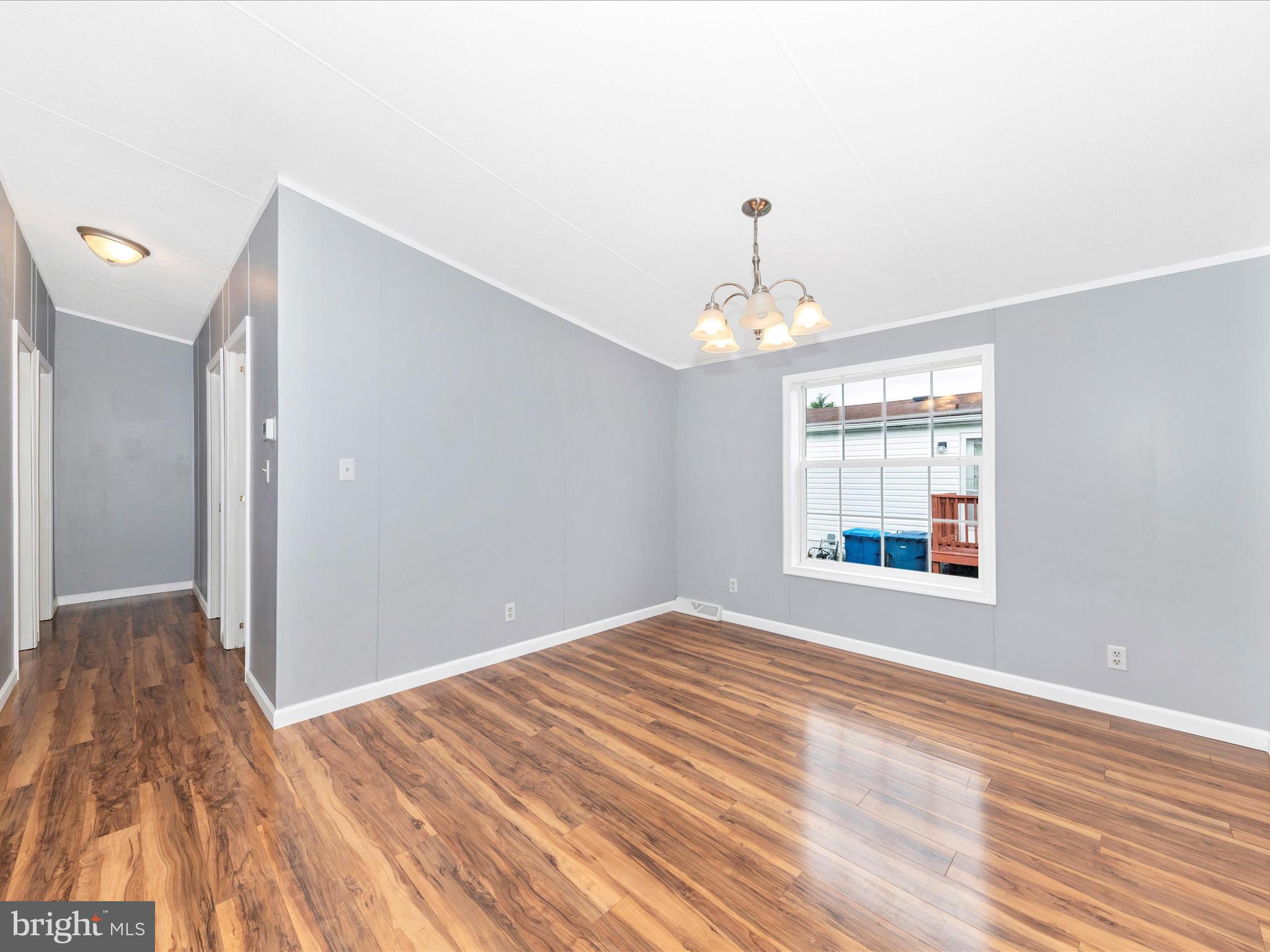 LAKESIDE - Residential