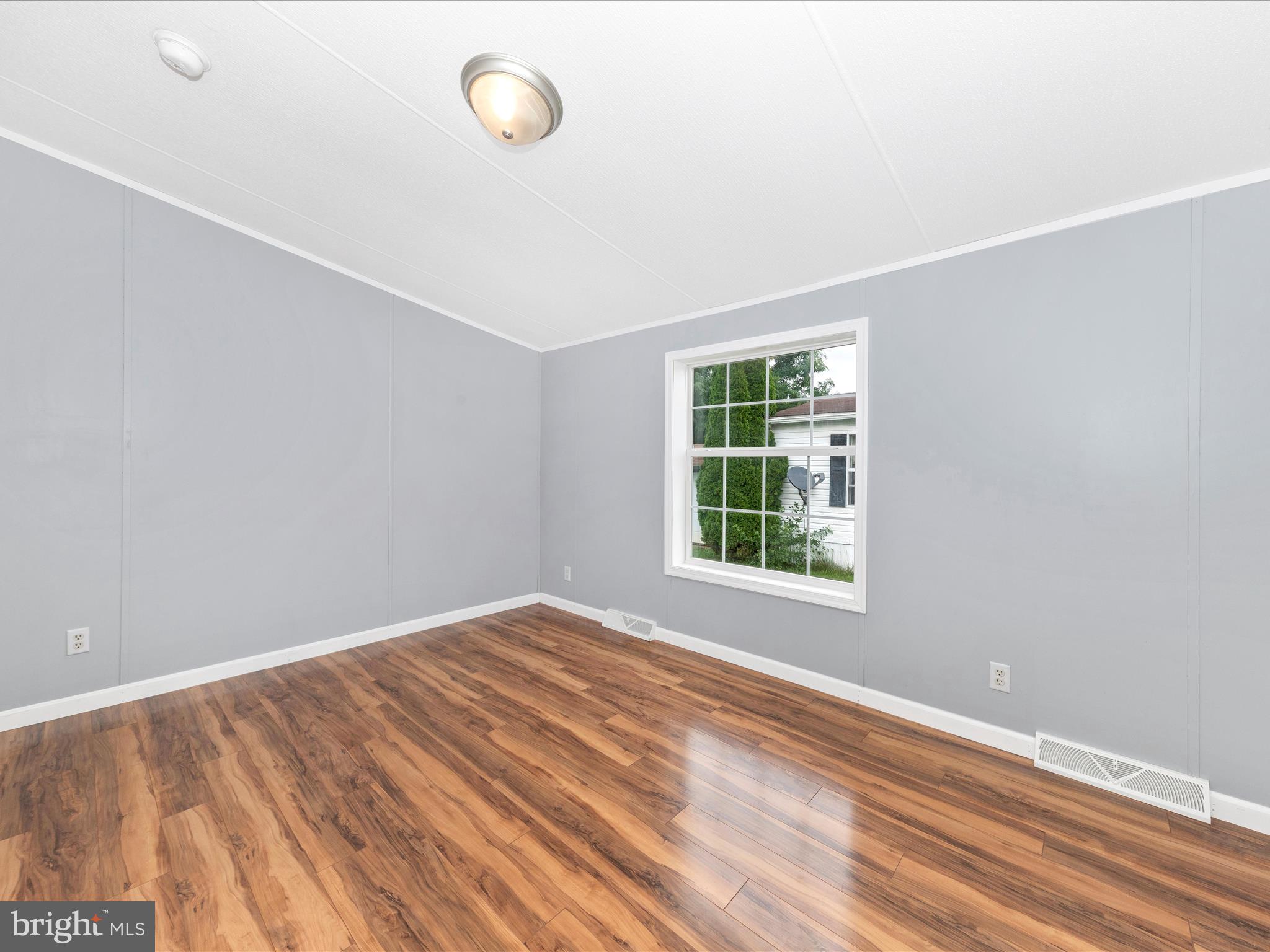 LAKESIDE - Residential