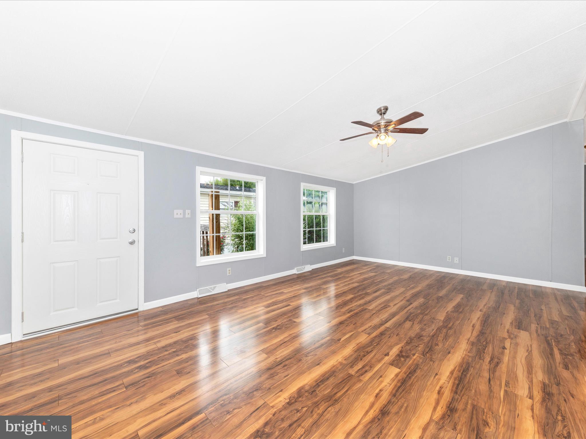 LAKESIDE - Residential