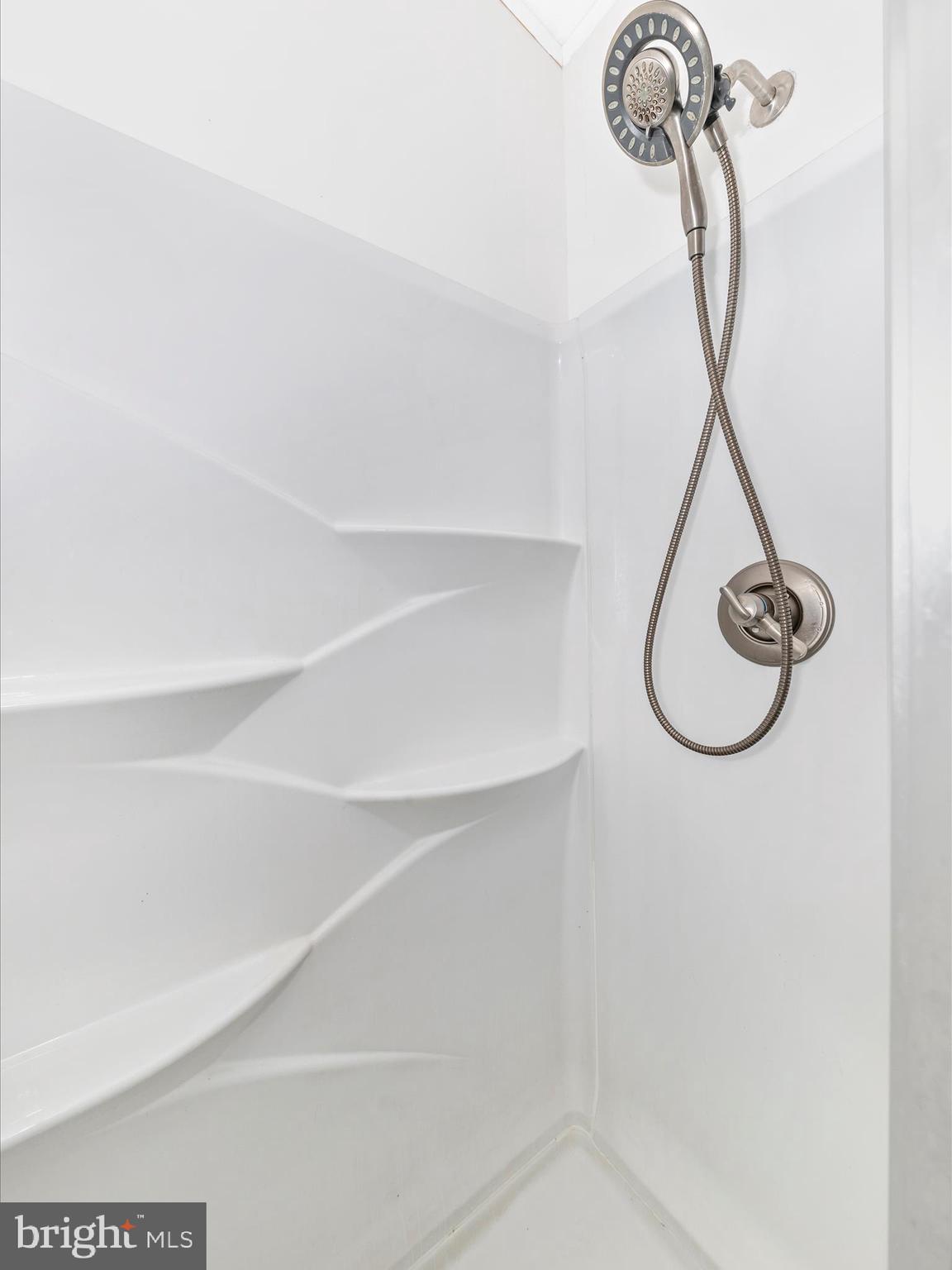 LAKESIDE - Residential