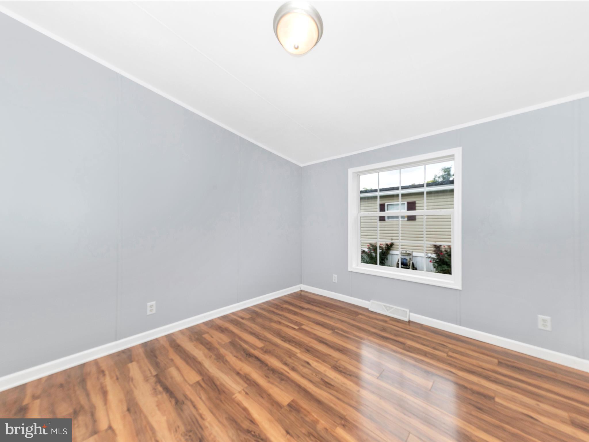 LAKESIDE - Residential