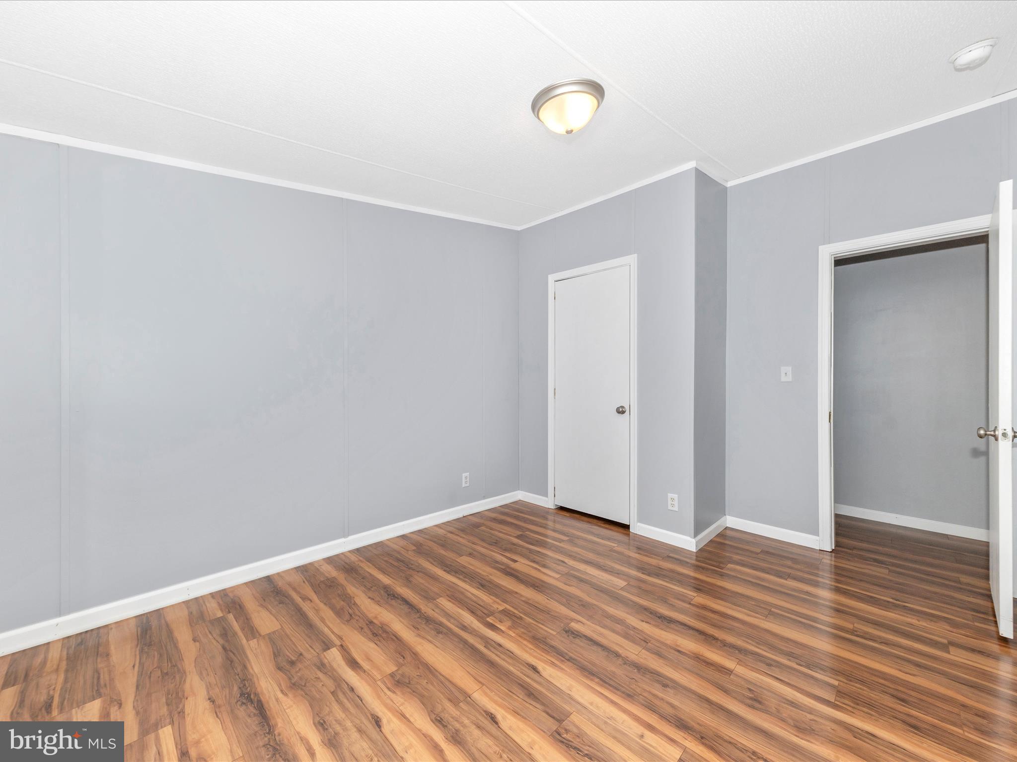 LAKESIDE - Residential