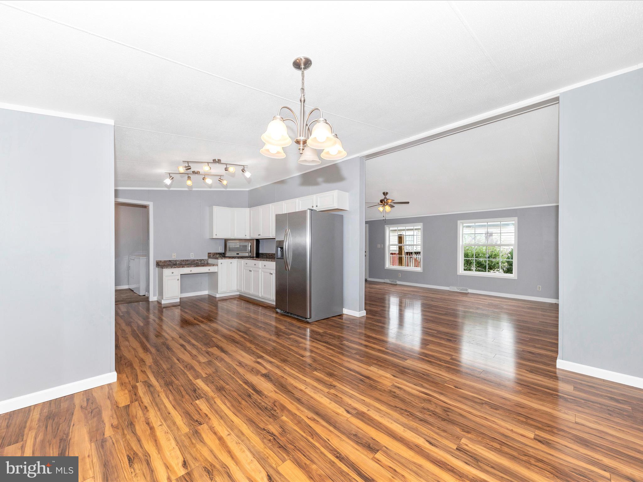 LAKESIDE - Residential