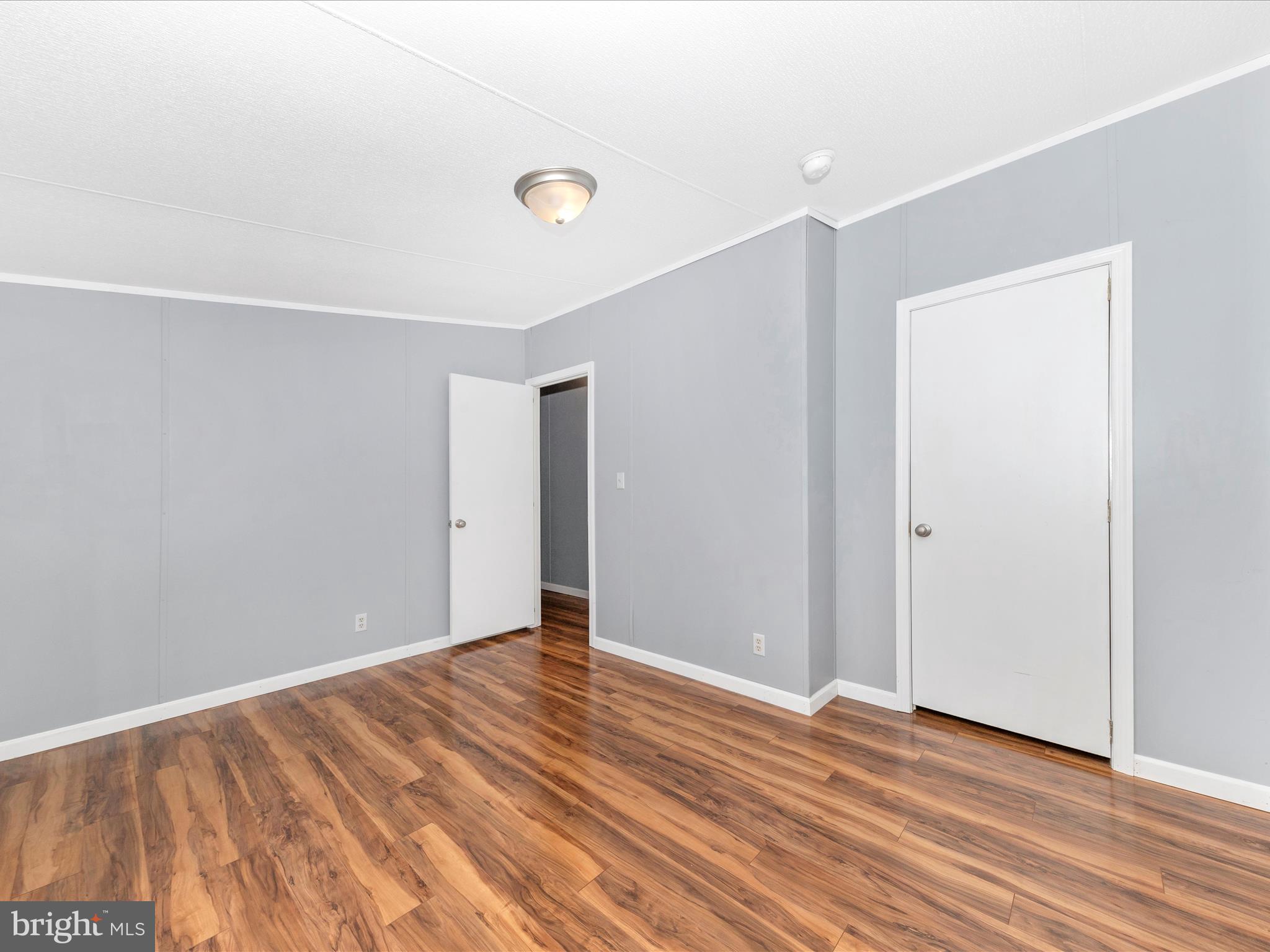 LAKESIDE - Residential