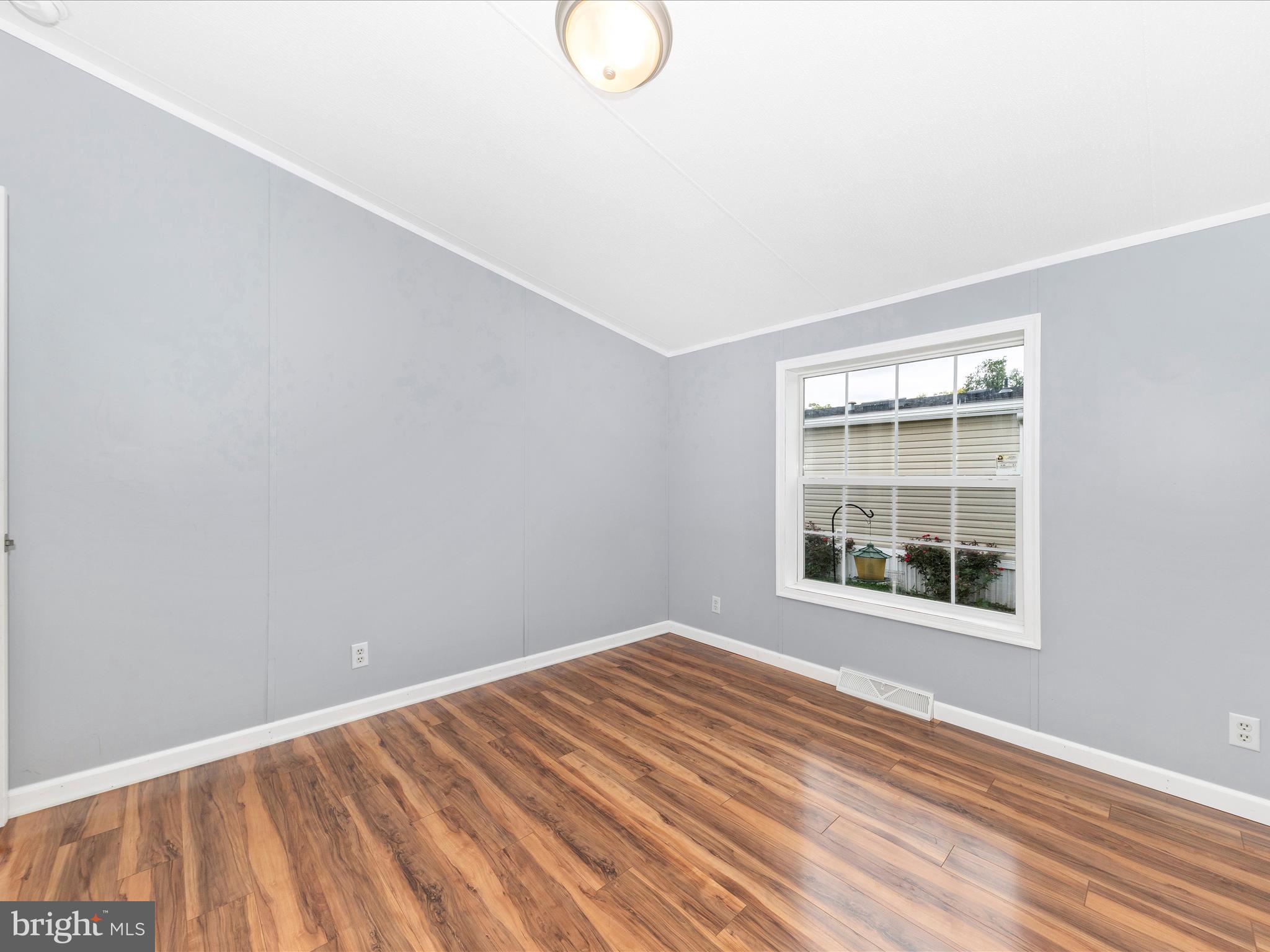 LAKESIDE - Residential