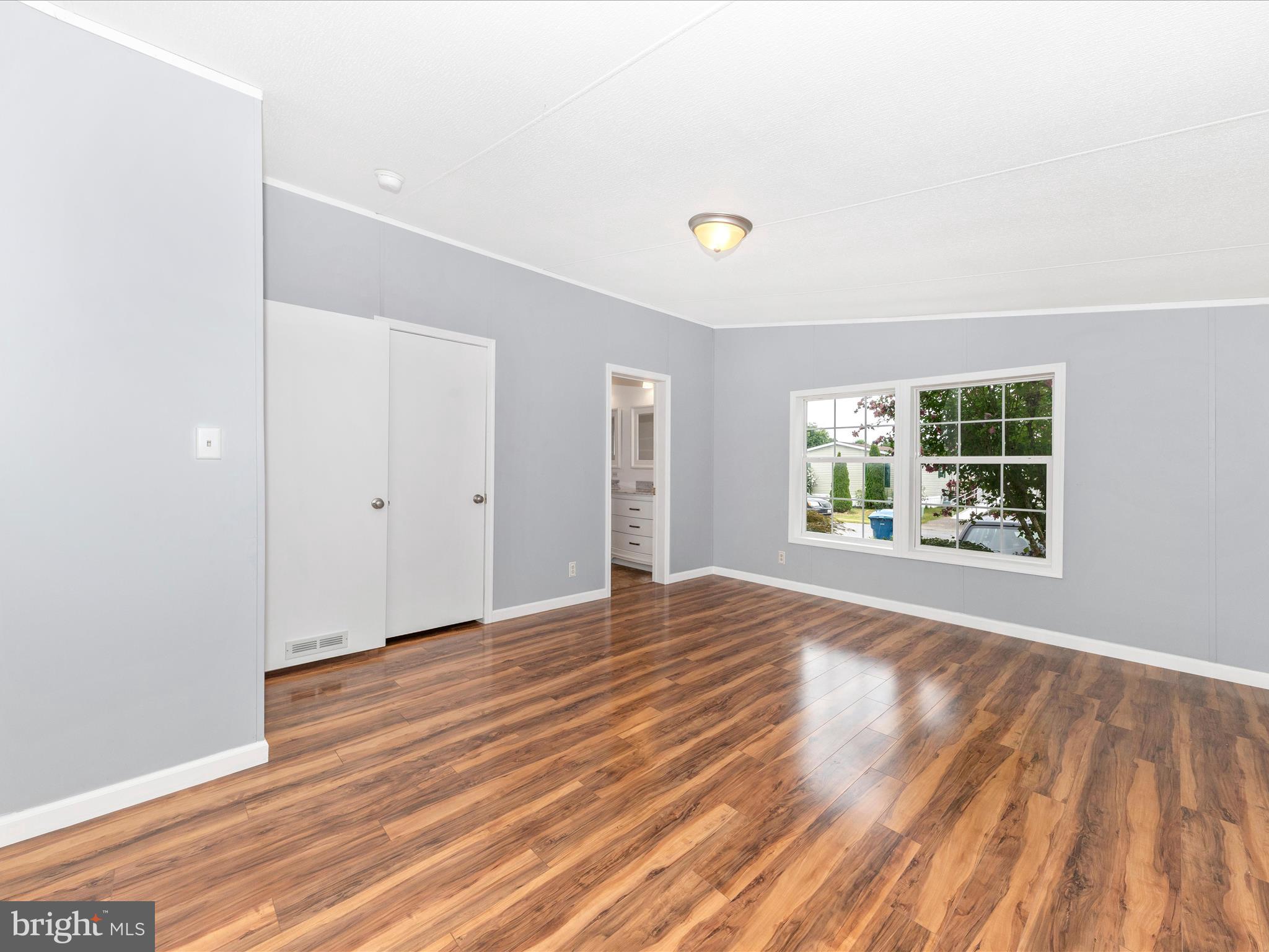 LAKESIDE - Residential