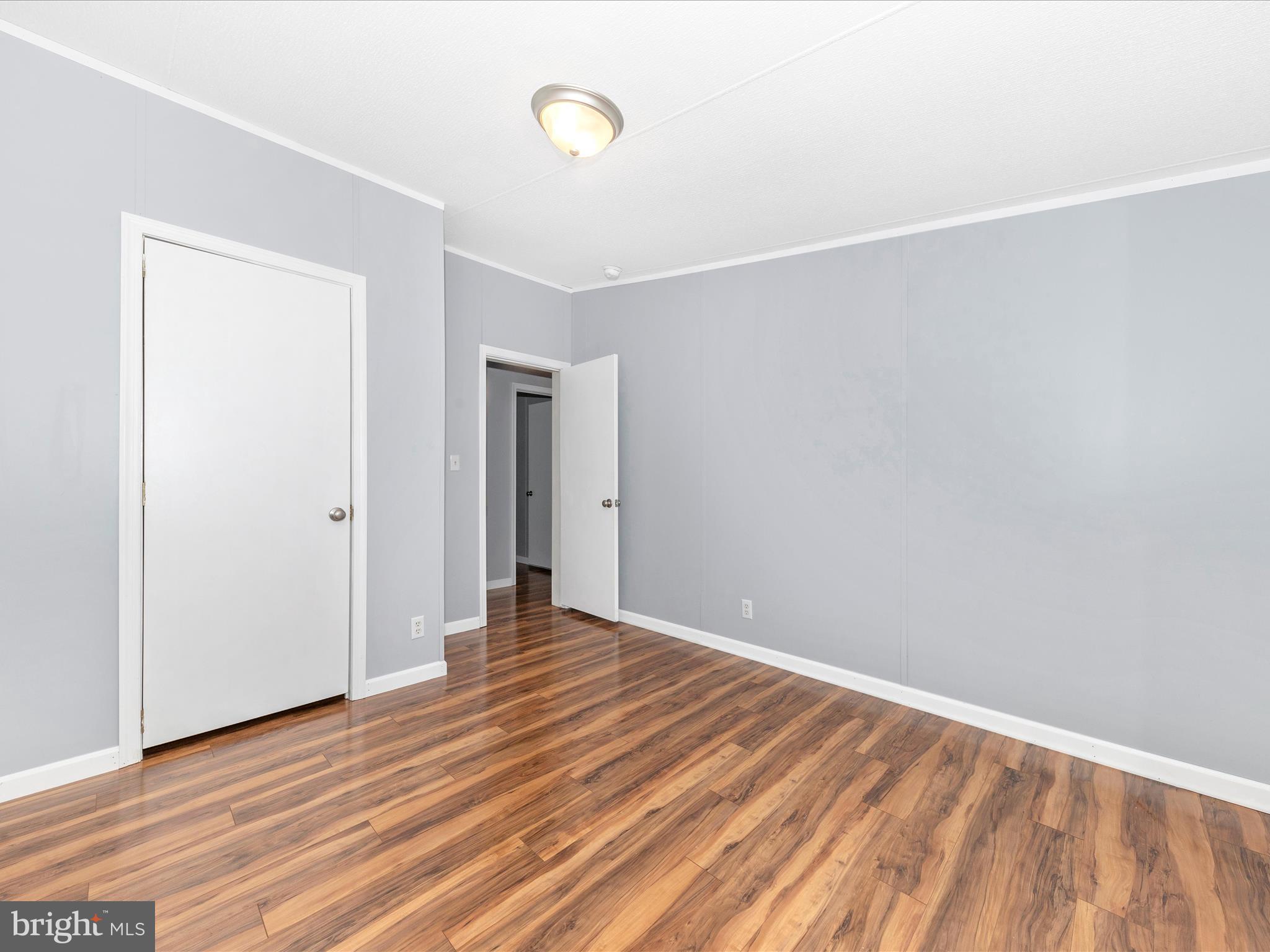 LAKESIDE - Residential