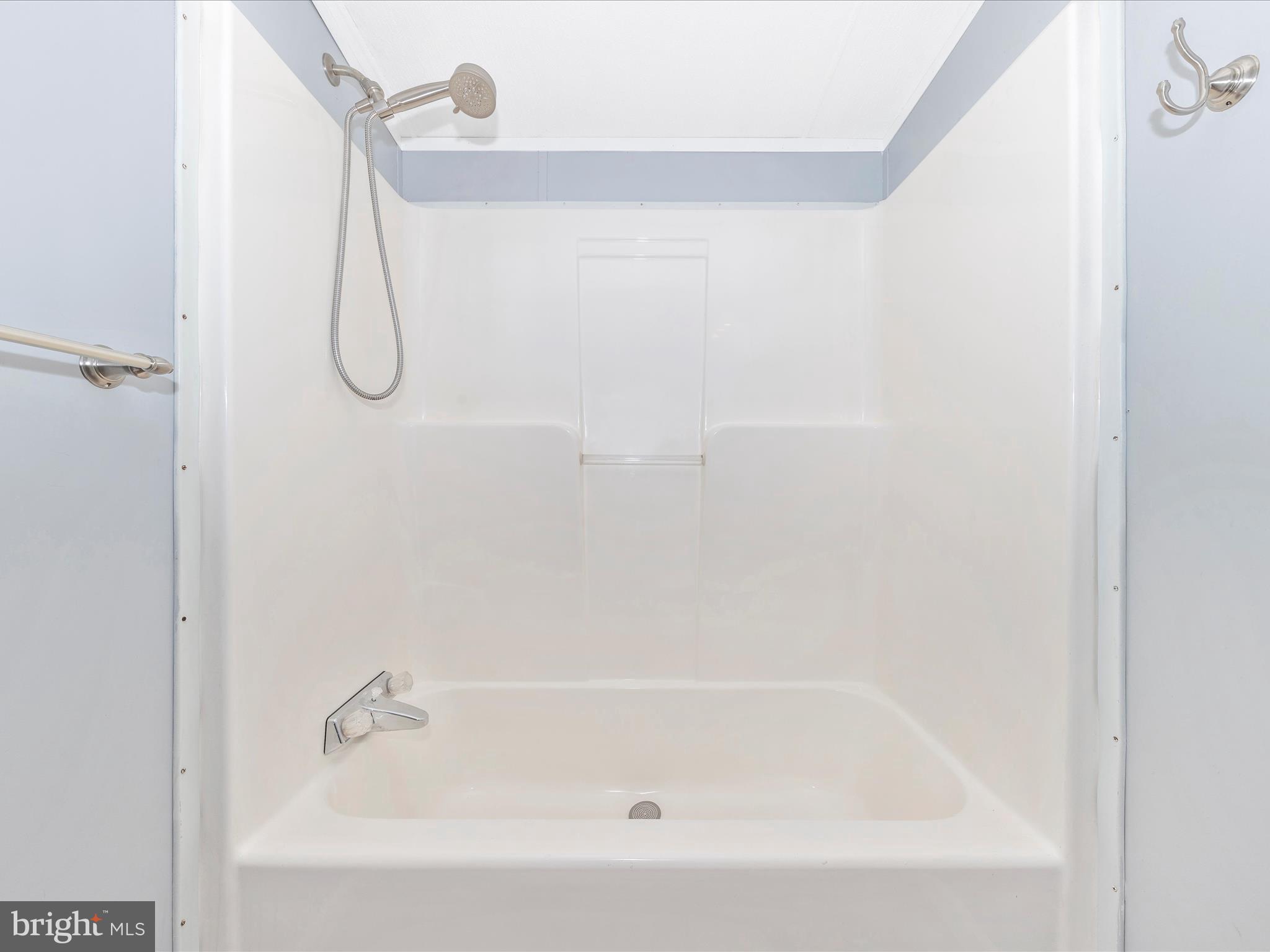 LAKESIDE - Residential