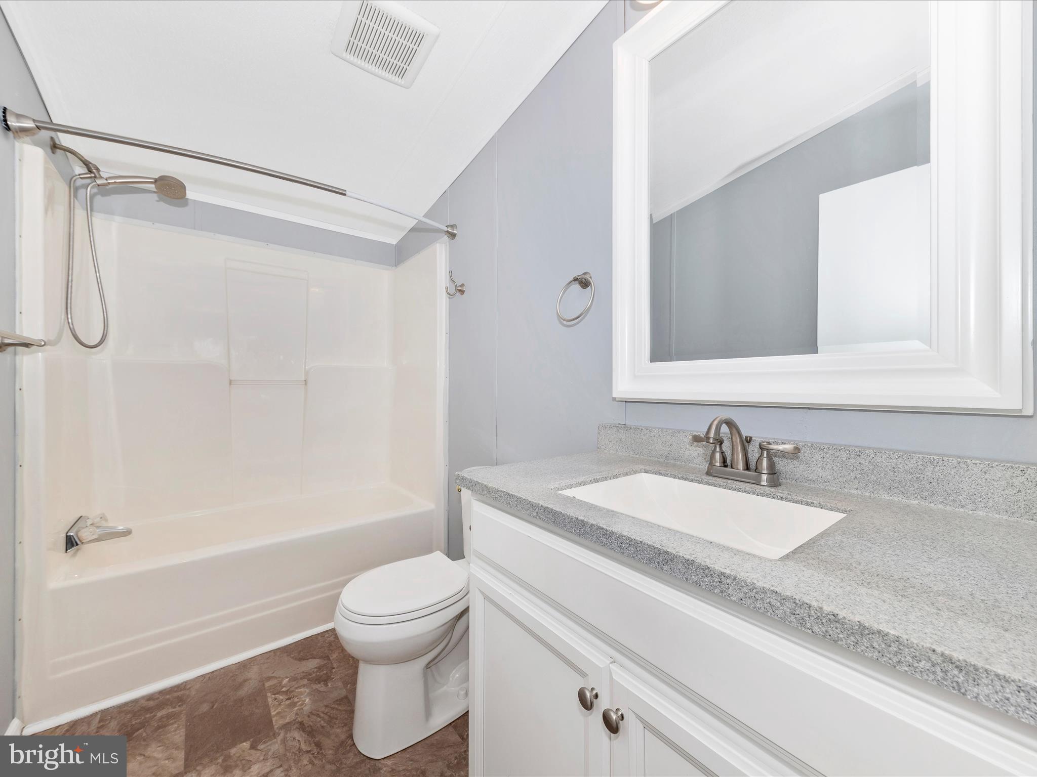 LAKESIDE - Residential