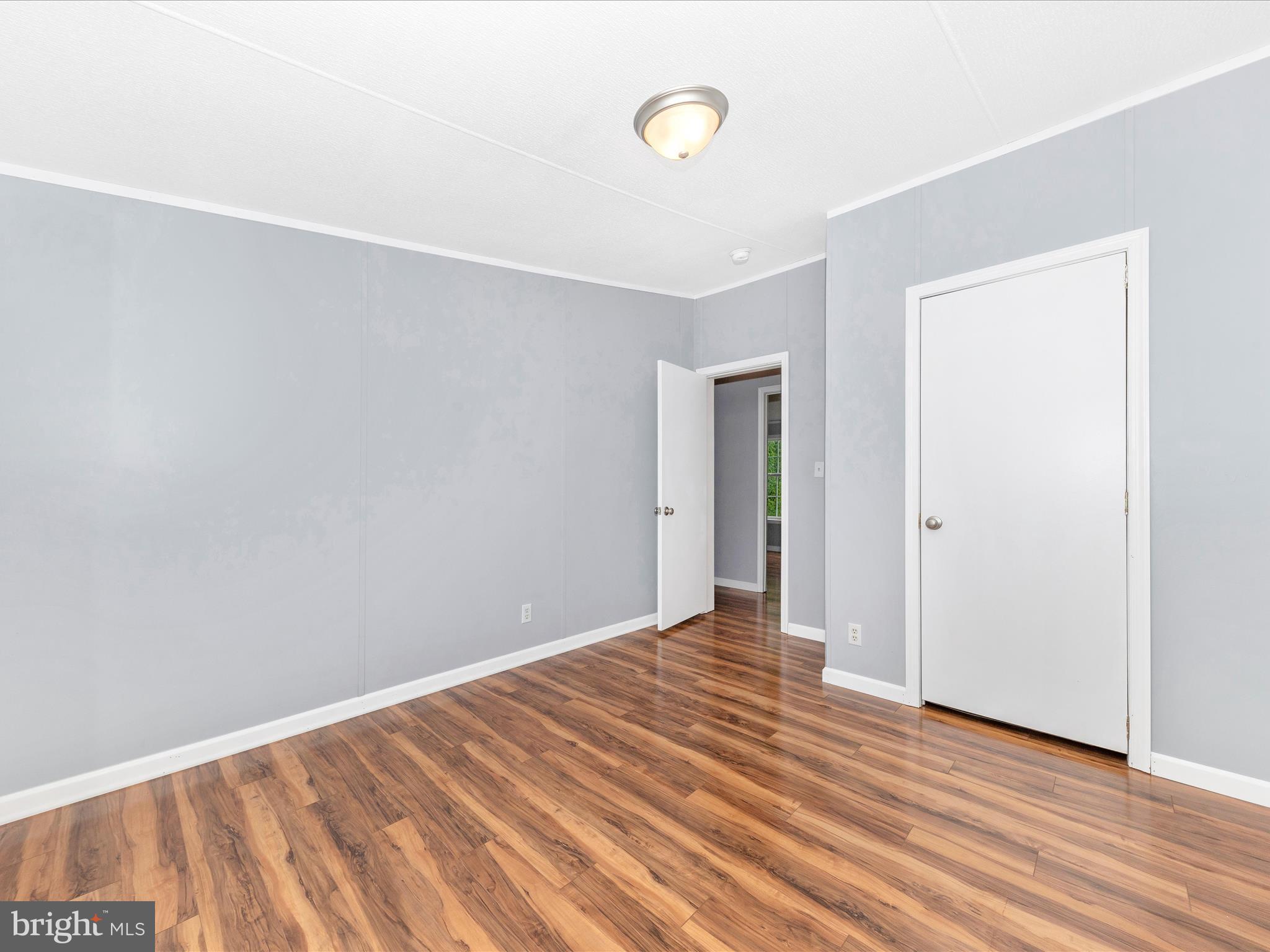 LAKESIDE - Residential