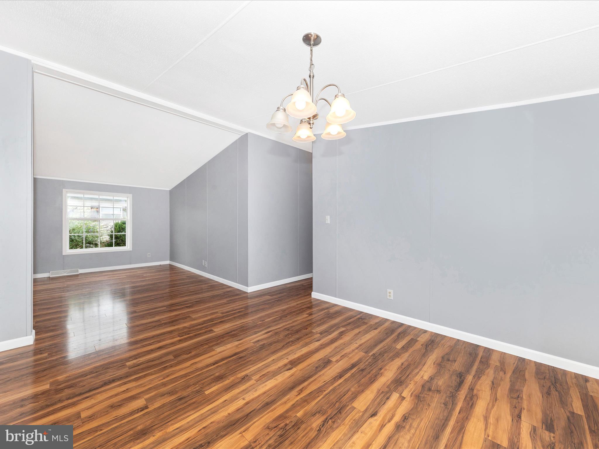 LAKESIDE - Residential