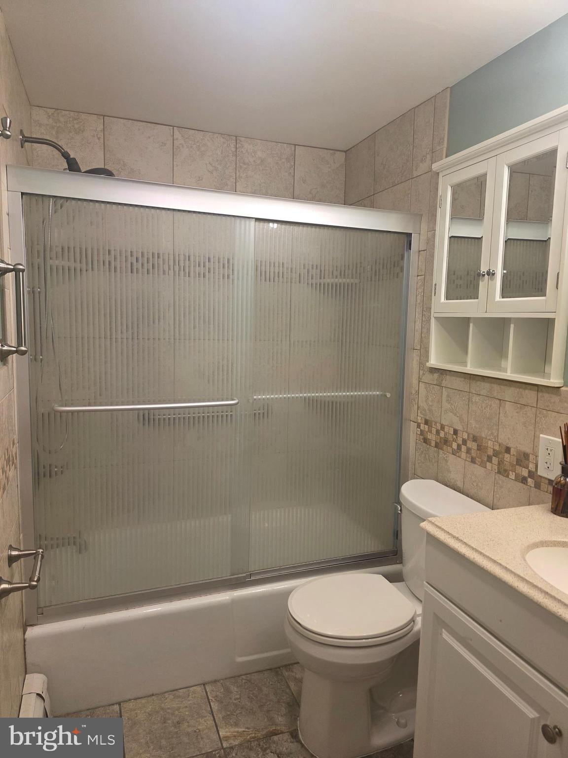 100 E GLENOLDEN AVENUE R-12