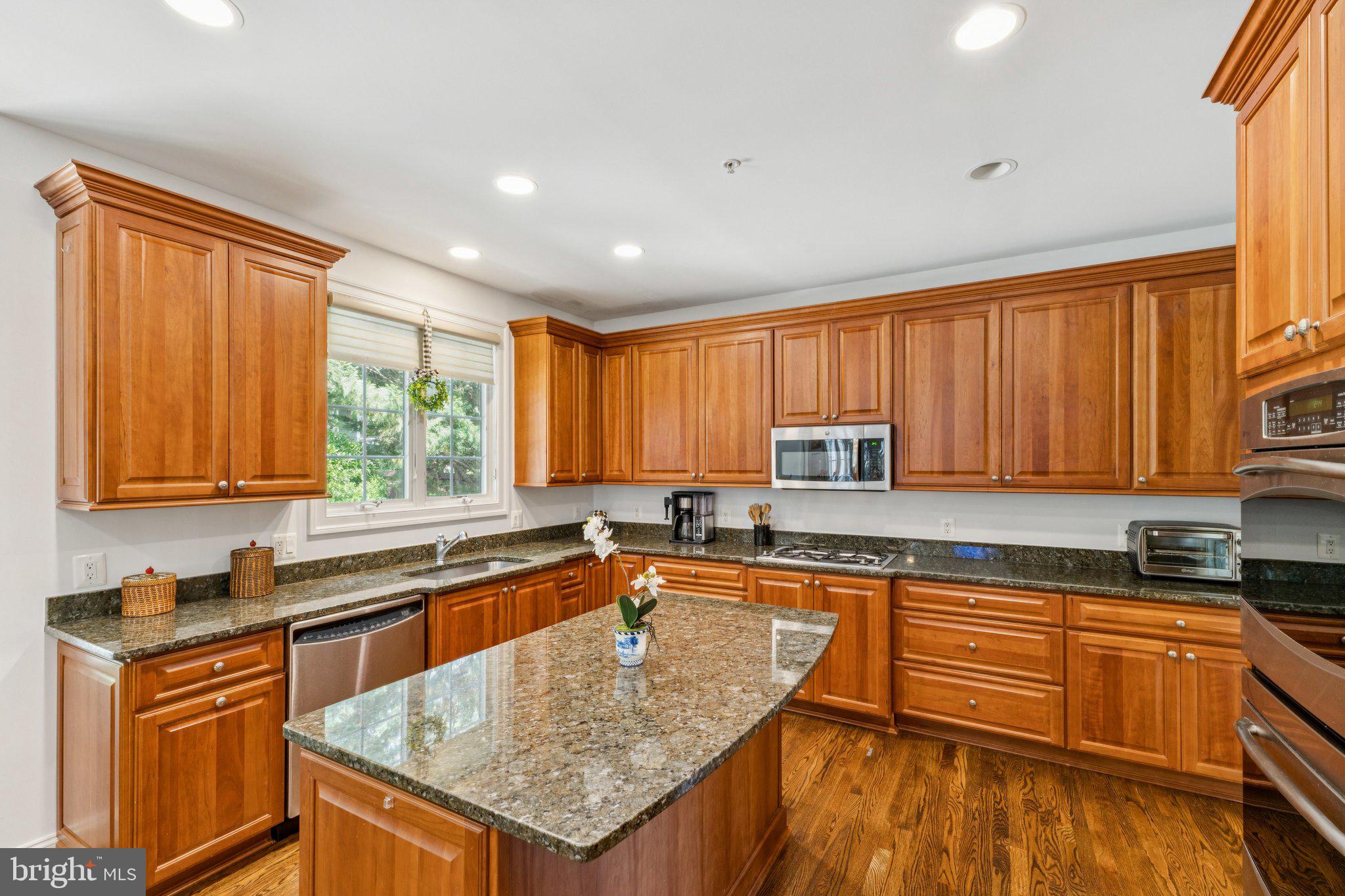 ALTA VISTA GARDENS - Residential