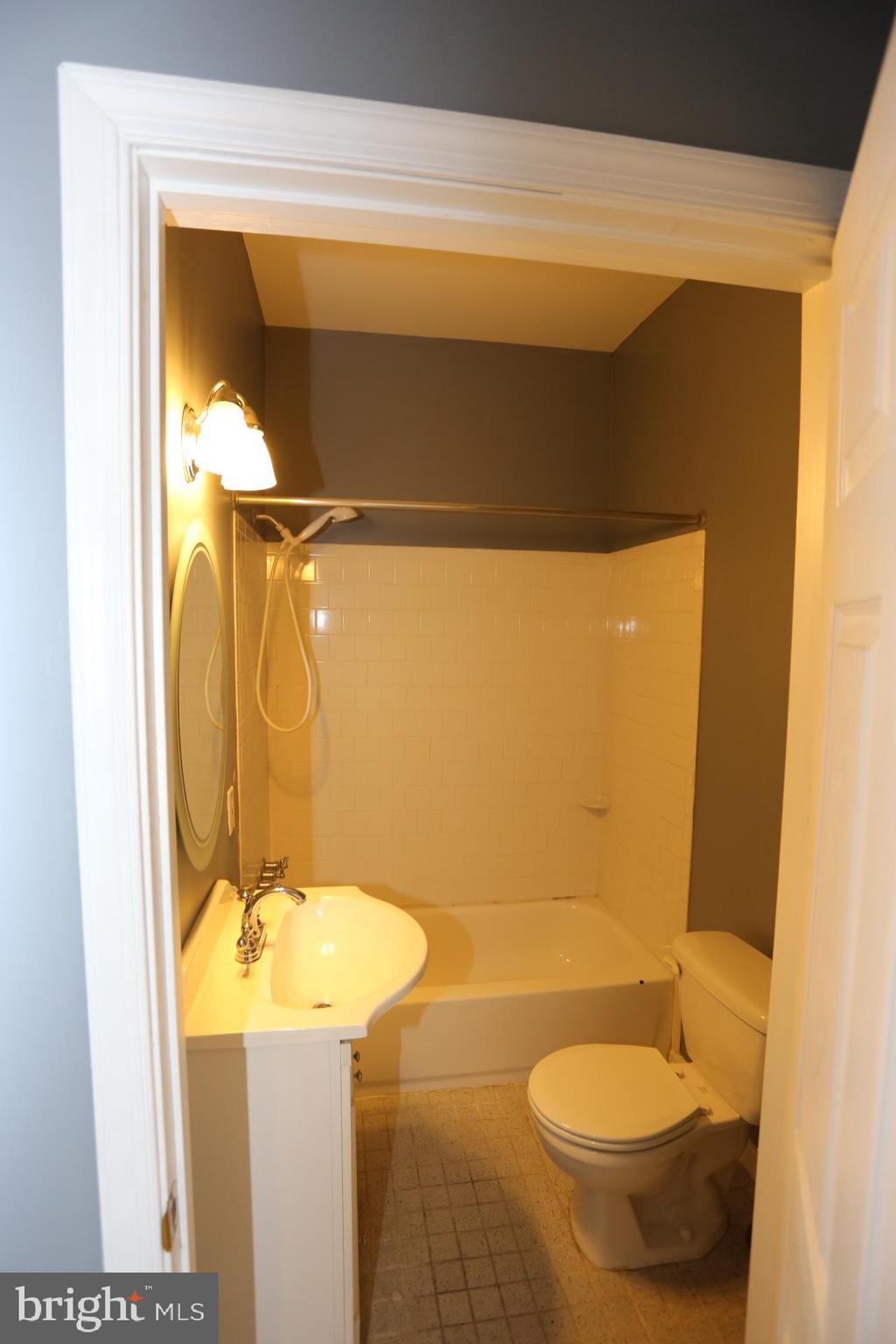 CANTON - Residential Lease