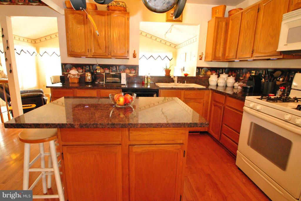 CHANTILLY HIGHLANDS - Residential