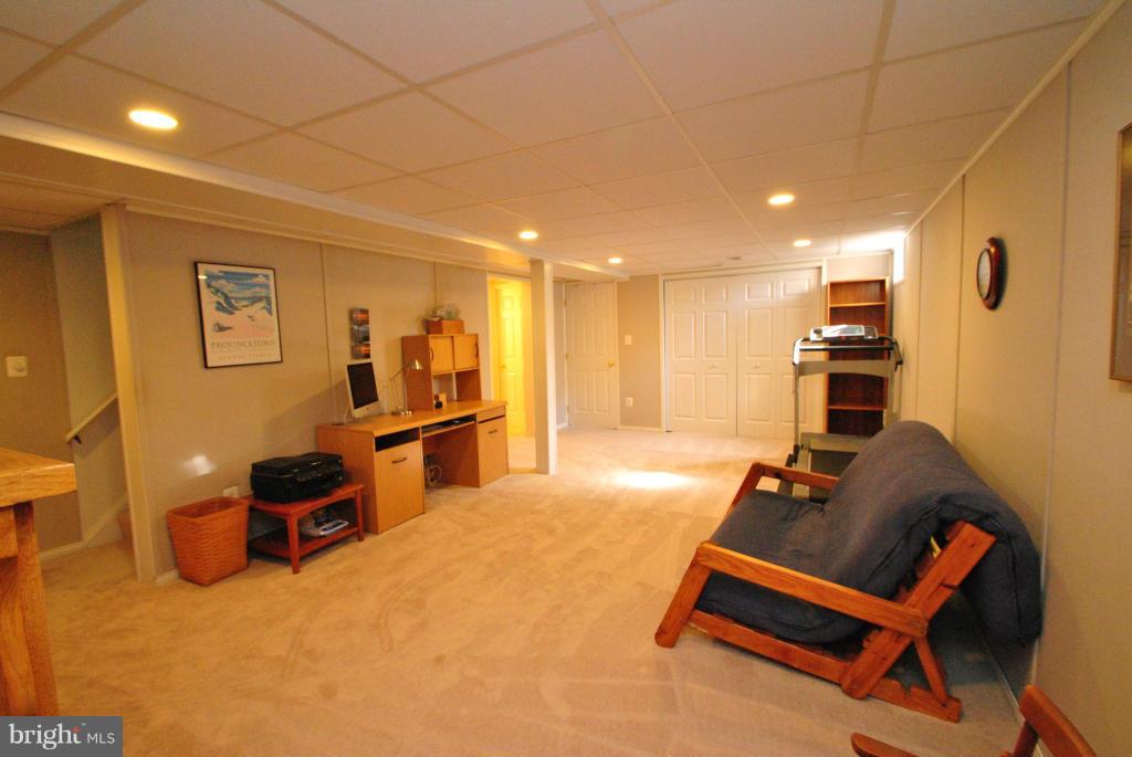 CHANTILLY HIGHLANDS - Residential