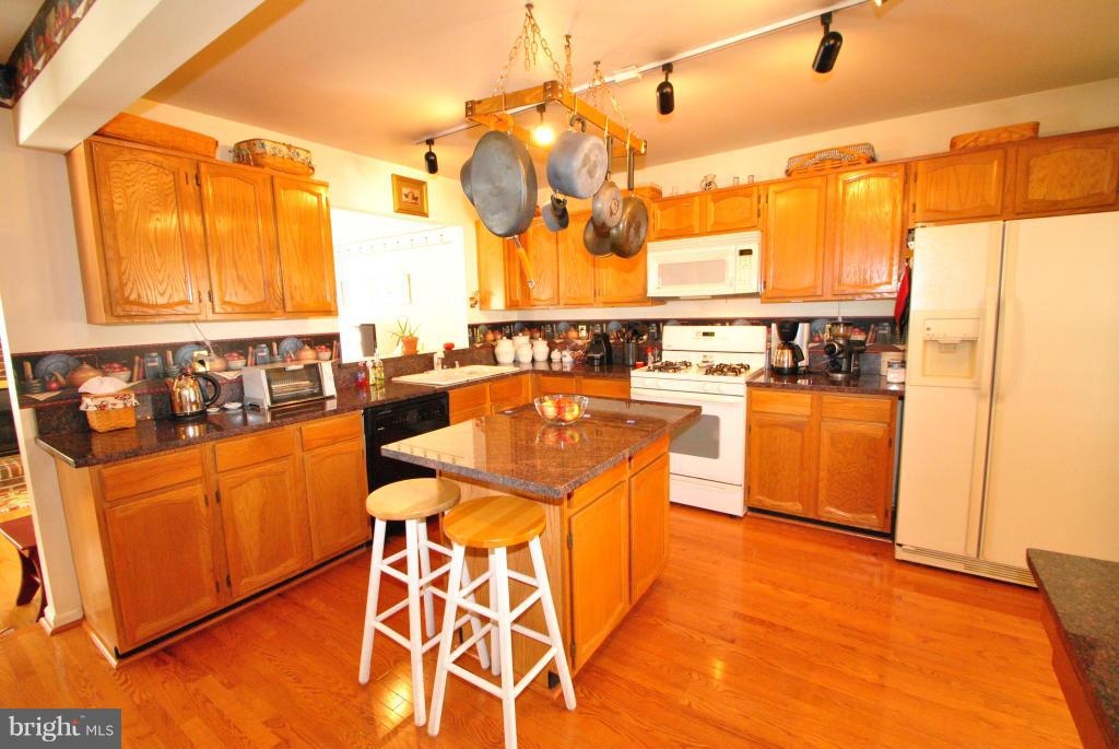 CHANTILLY HIGHLANDS - Residential