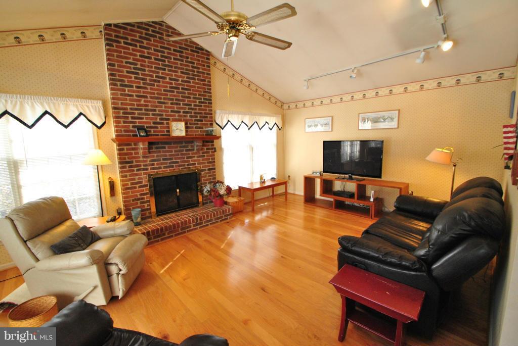 CHANTILLY HIGHLANDS - Residential