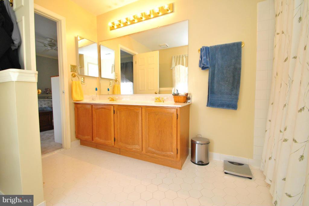 CHANTILLY HIGHLANDS - Residential