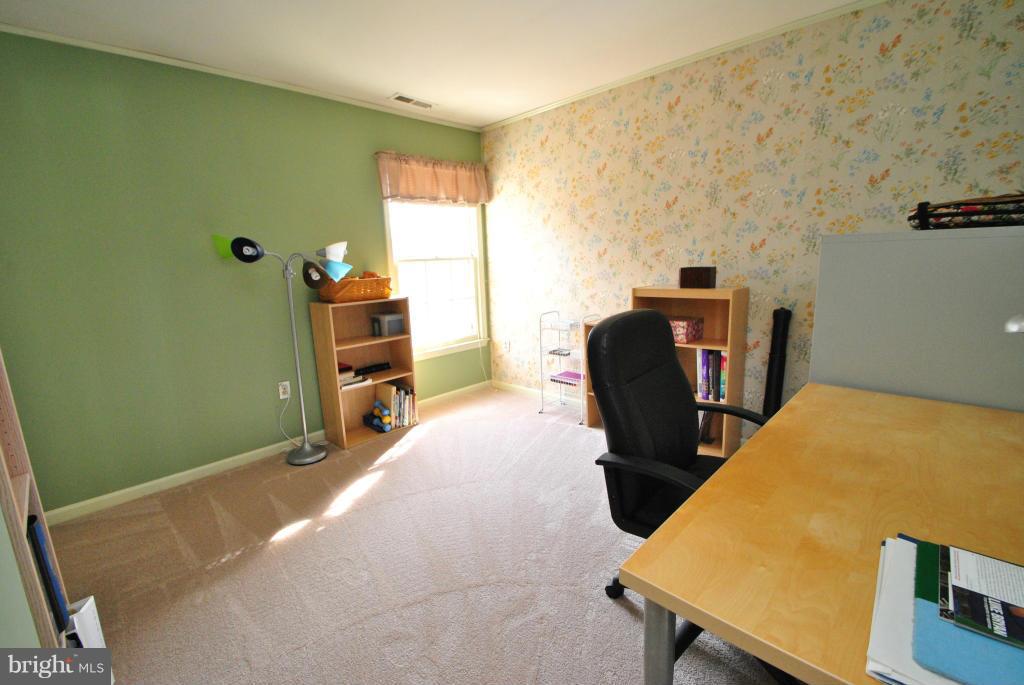 CHANTILLY HIGHLANDS - Residential