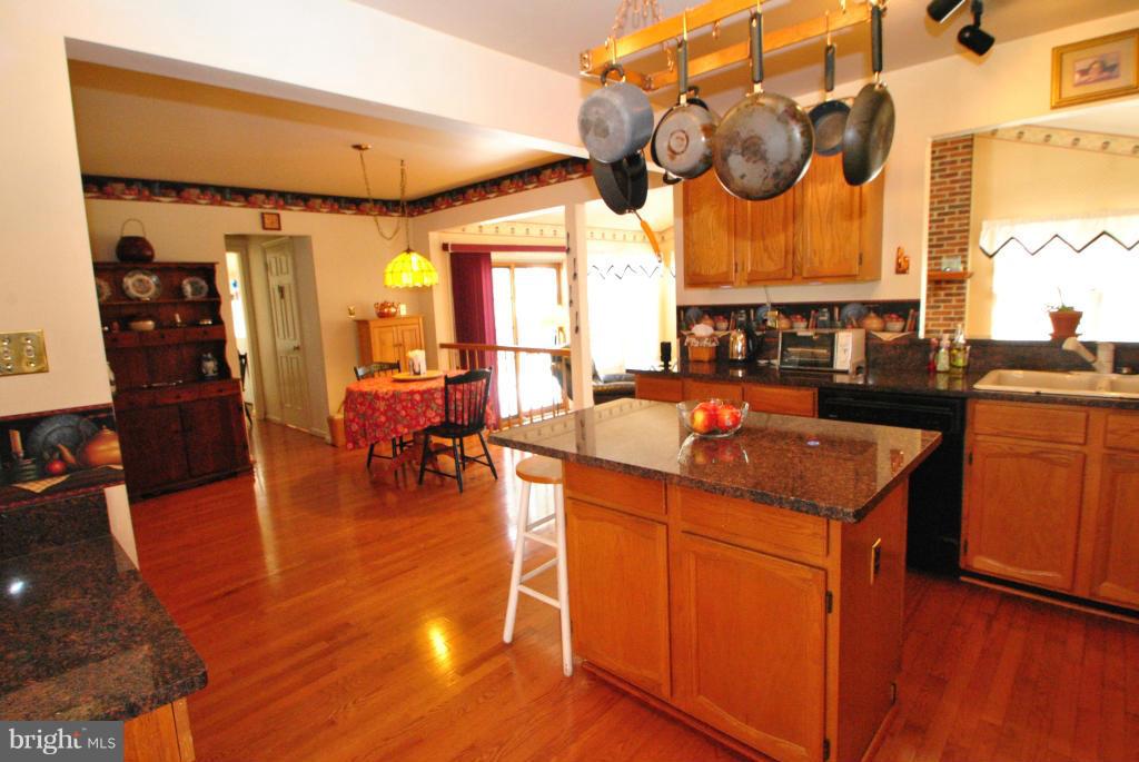 CHANTILLY HIGHLANDS - Residential