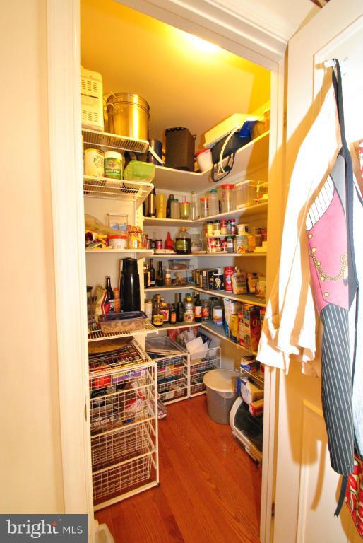 CHANTILLY HIGHLANDS - Residential