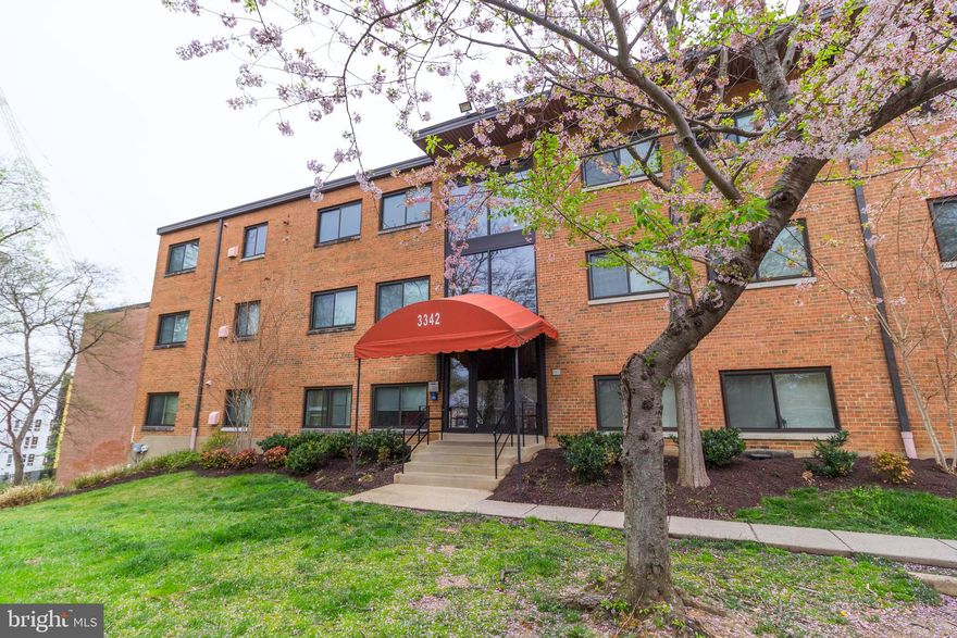 Nice and cozy 1BR,1BA unit in Bolling Brook!!  Conveniently located right off of King Street close to Shirlington Town Center, Pentagon City, Old Town Alexandria and downtown DC.  It features a huge bedroom, brand new carpet, freshly painted, washer and dryer in unit, extra storage, one assigned parking space and two visitors parking passes and much more!!Subject to sellers finding HOC.  Show and Sell! Park in space # D25. Check out virtual tour.