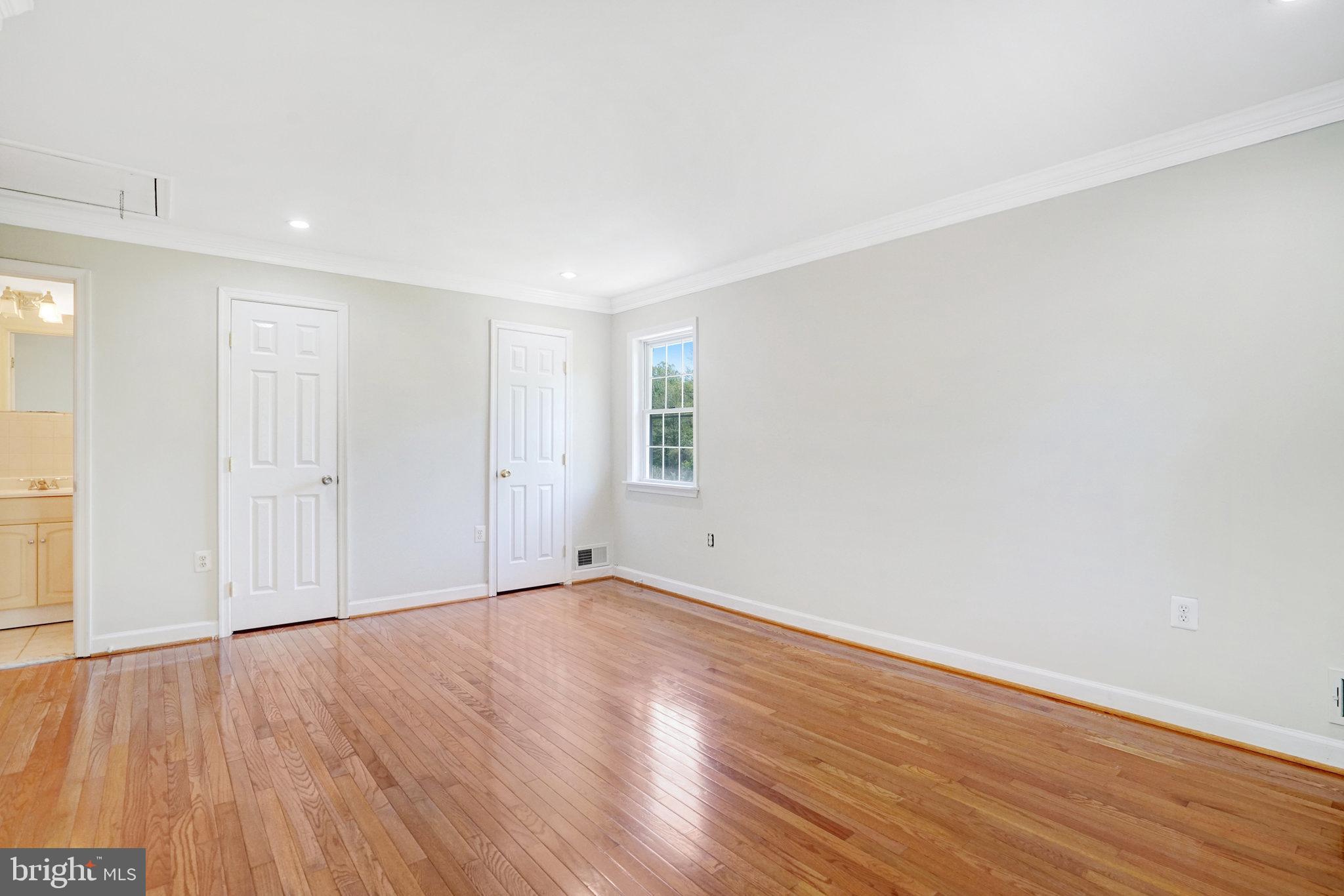 HERITAGE SQUARE - Residential